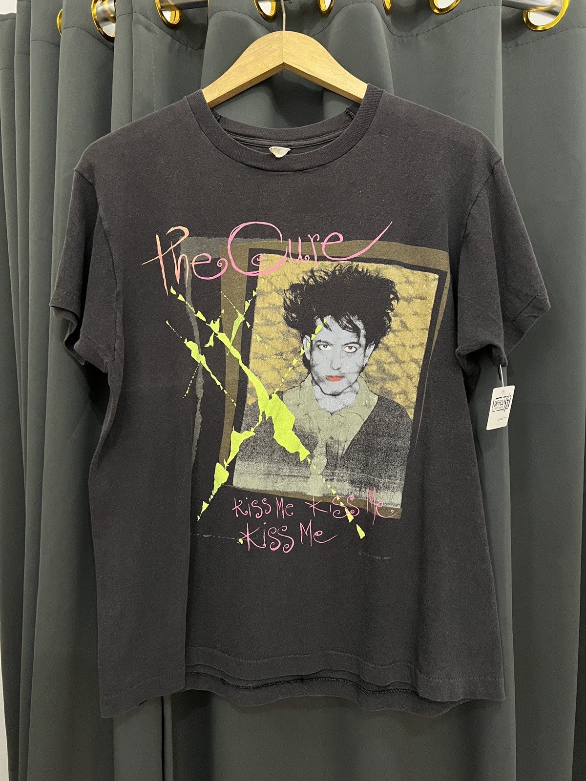 Band Tees Vintage 80’s 1987 The Cure Kiss me Kiss Me Kiss Me rare tee Size US L / EU 52-54 / 3 - 8 Thumbnail