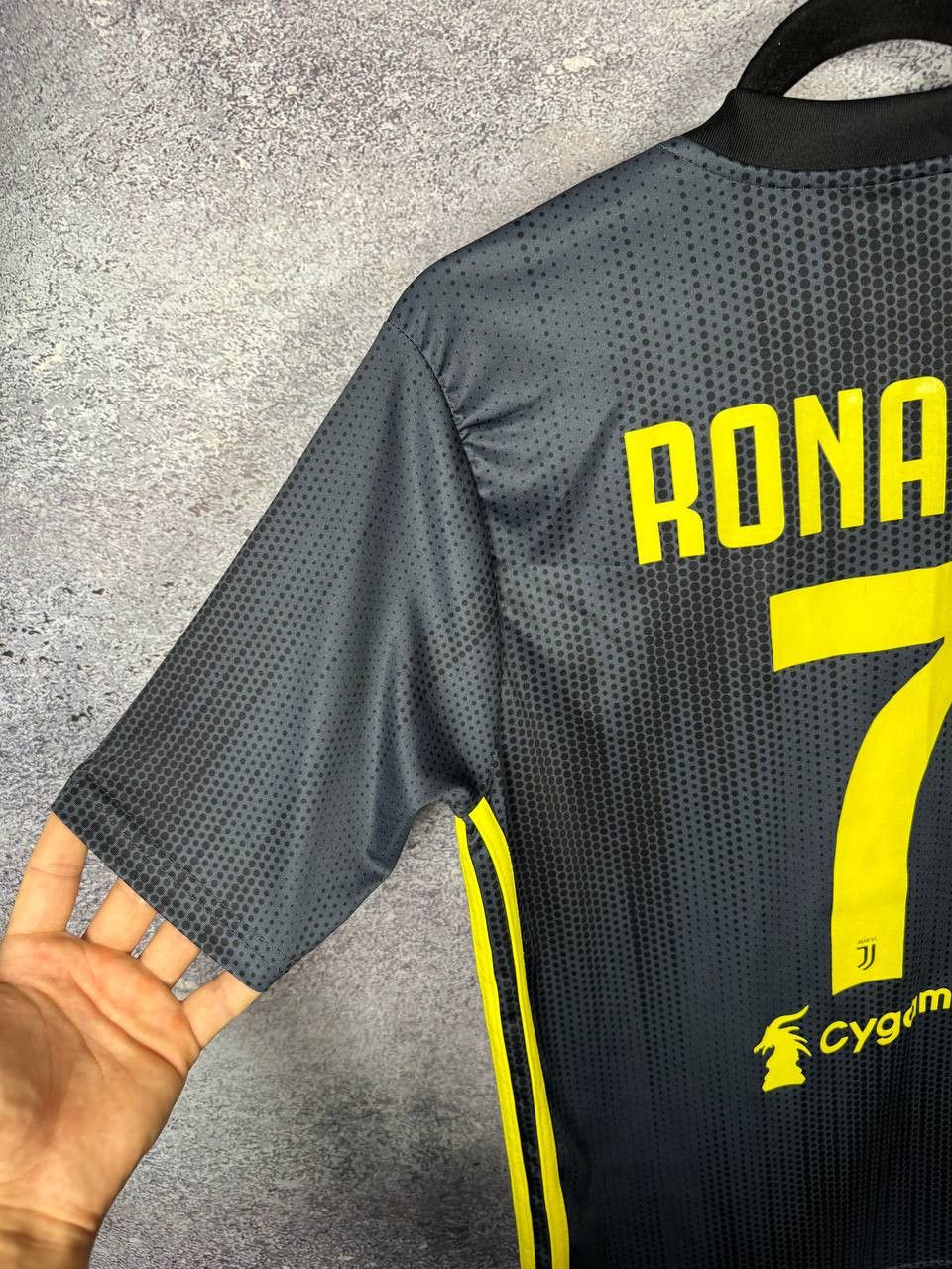 Other RONALDO Vintage Juventus 2018/19 Third Fan Soccer Jersey Size US XS / EU 42 / 0 - 13 Thumbnail