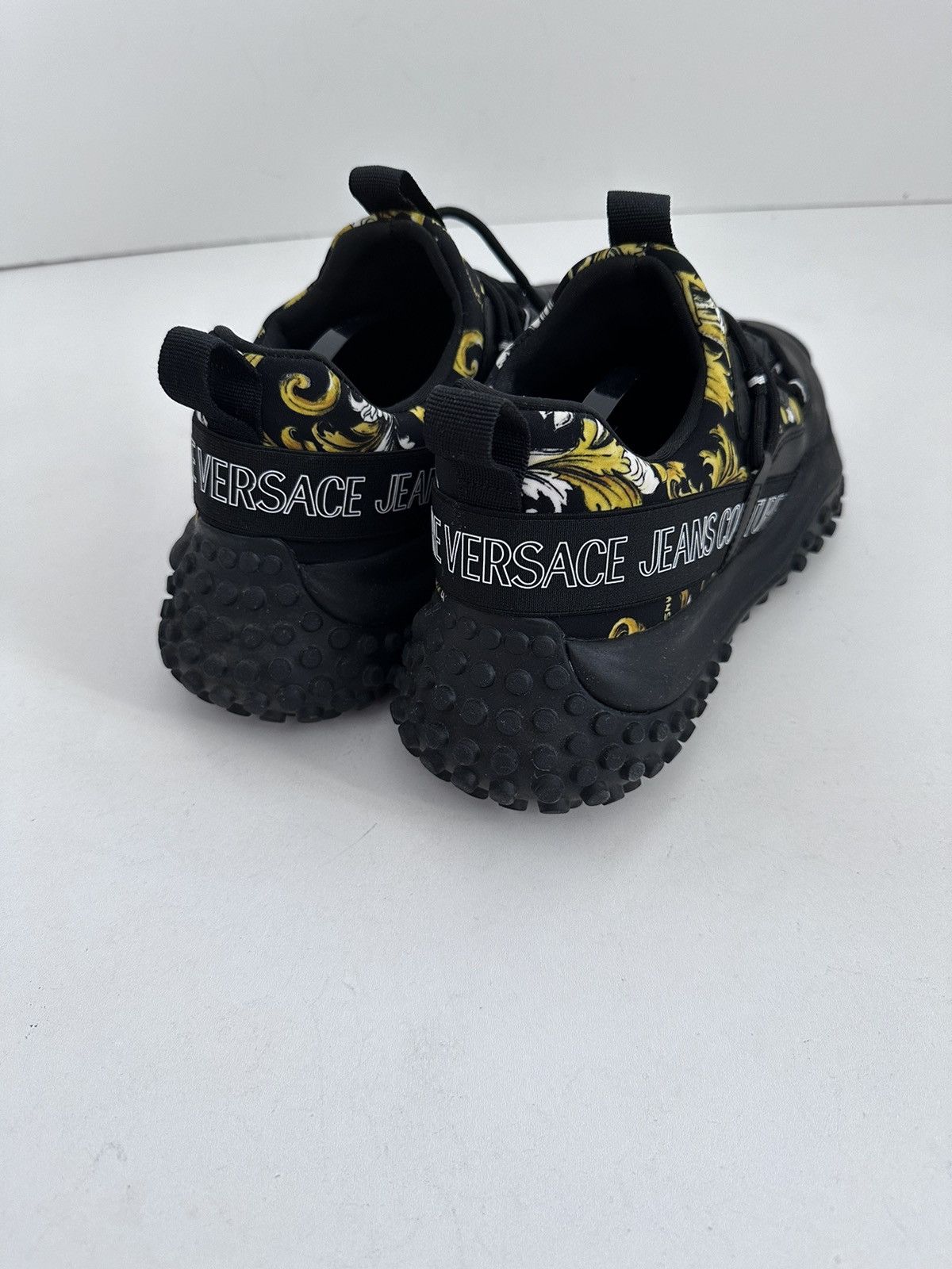 Versace Jeans Couture Versace Jeans Couture OUTLINE BAROCCO HYBER SNEAKERS US8.5 Size US 8.5 / EU 41-42 - 7 Thumbnail