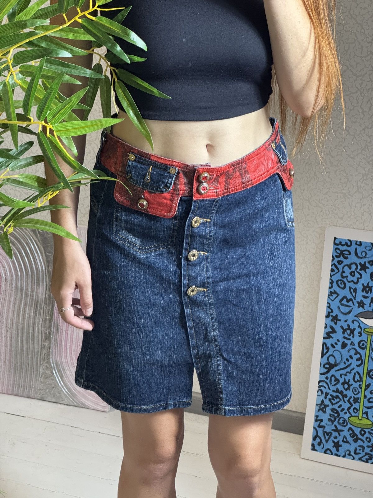 Dolce & Gabbana VINTAGE DOLCE&GABBANA 2000s MINI SKIRT Size 30" / US 8 / IT 44 - 9 Thumbnail