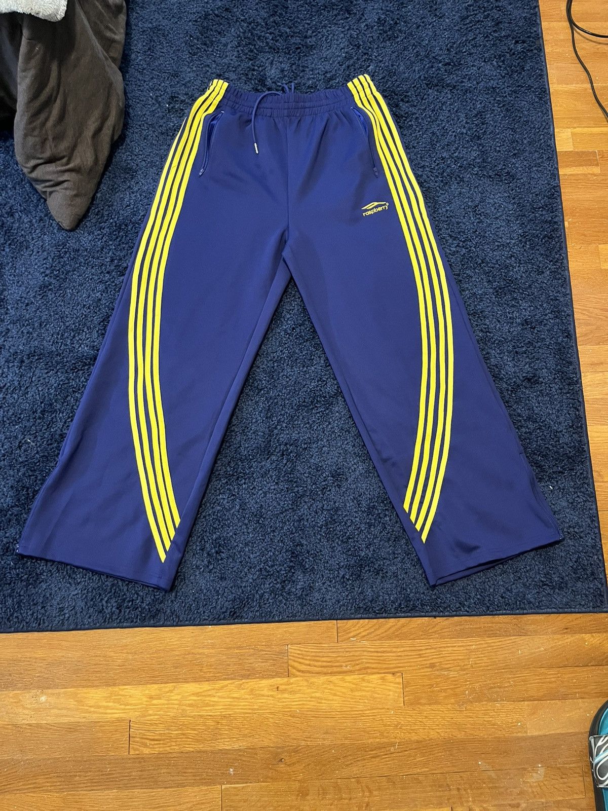 Bella Hadid Sweats