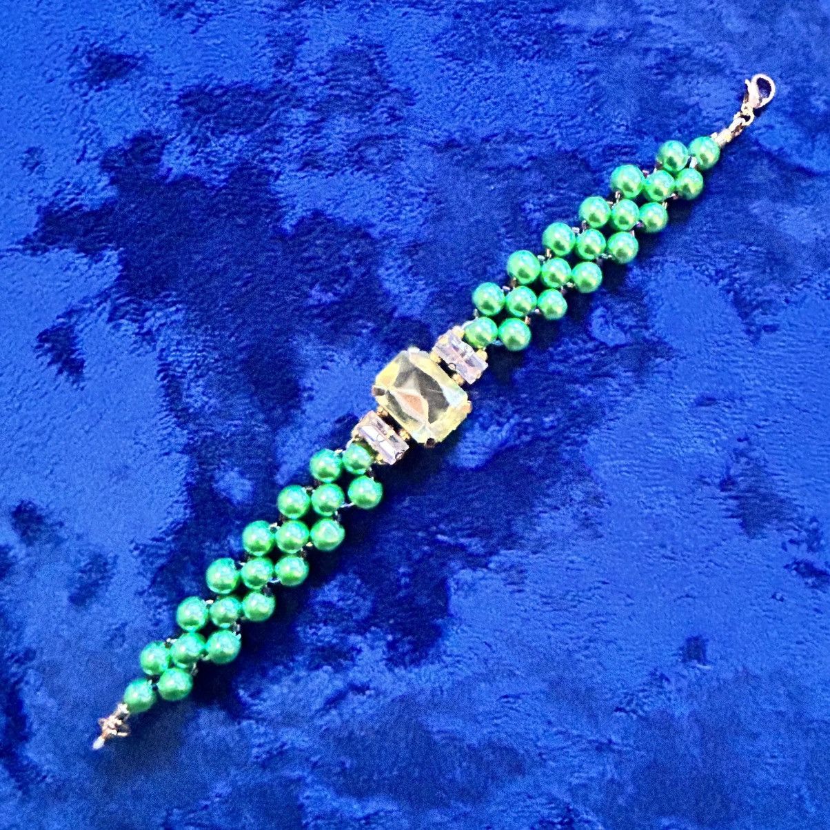 Handmade Handcrafted bright green Czech glass pearl bracelet Size ONE SIZE - 7 Thumbnail