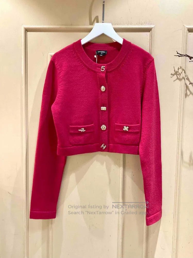 Chanel Chanel 22b Berry Colour Multi-Element Buckle Knitted Cardi Size XS / US 0-2 / IT 36-38 - 1 Thumbnail