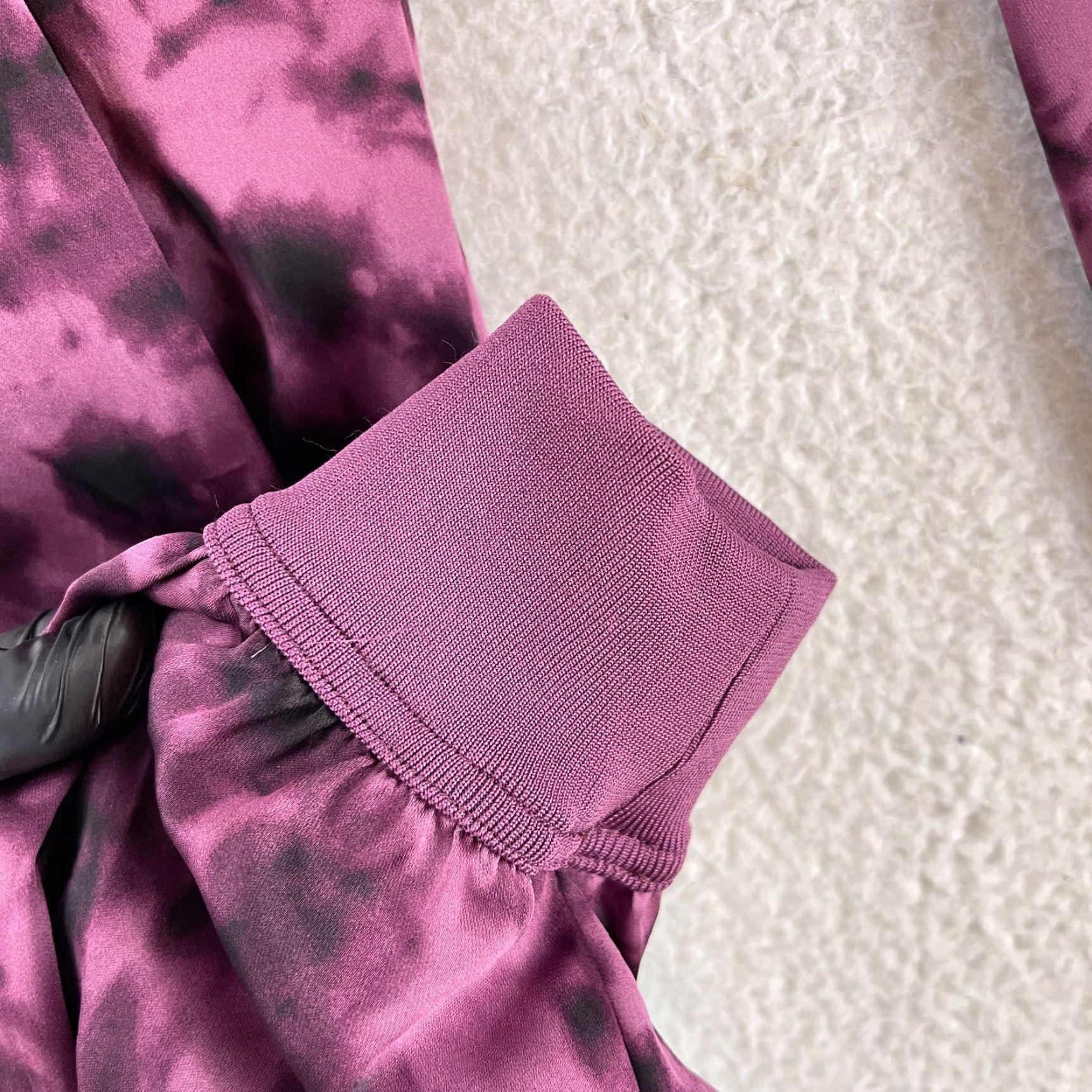 Vintage Out from Under Purple Satin Hansel Tie-Dye Jogger Pants Womens Small Pull On Size 28" / US 6 / IT 42 - 7 Thumbnail