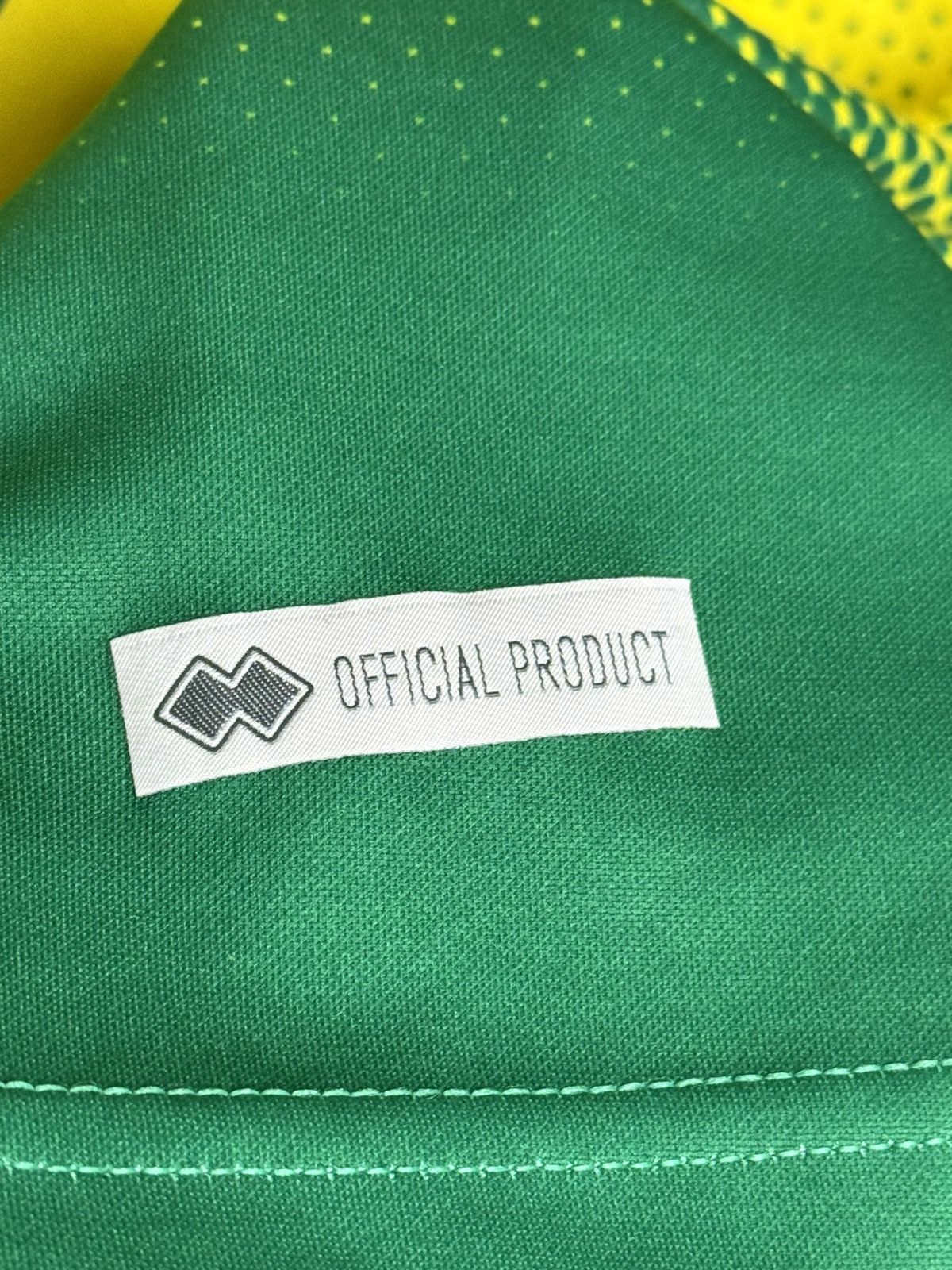 Errea Norwich City 19/20 Home Football Jersey Size US L / EU 52-54 / 3 - 5 Thumbnail