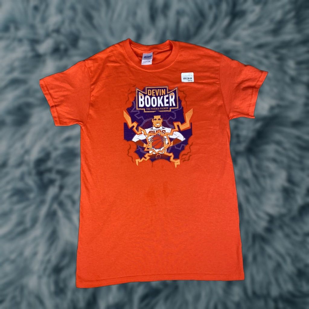 Gildan Devin Booker Phoenix Phenom Suns Graphic Tee T Shirt S Orange NBA Mens Size US S / EU 44-46 / 1 - 1 Thumbnail