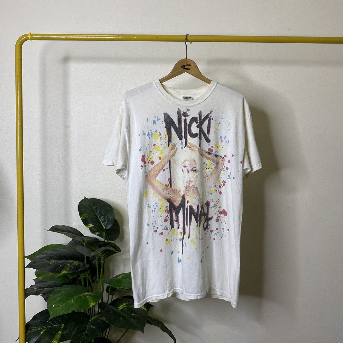 Band Tees Vintage Nicki Minaj 2012 World Tour T Shirt Size US M / EU 48-50 / 2 - 1 Thumbnail