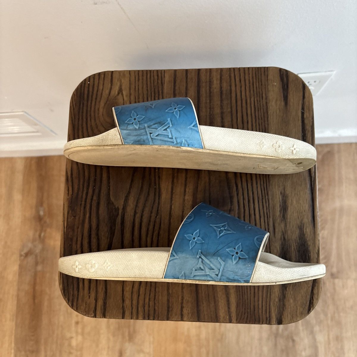 Louis Vuitton Louis Vuitton Blue Monogram Slide size 7 LV / 8 US Size US 8 / EU 41 - 2 Thumbnail