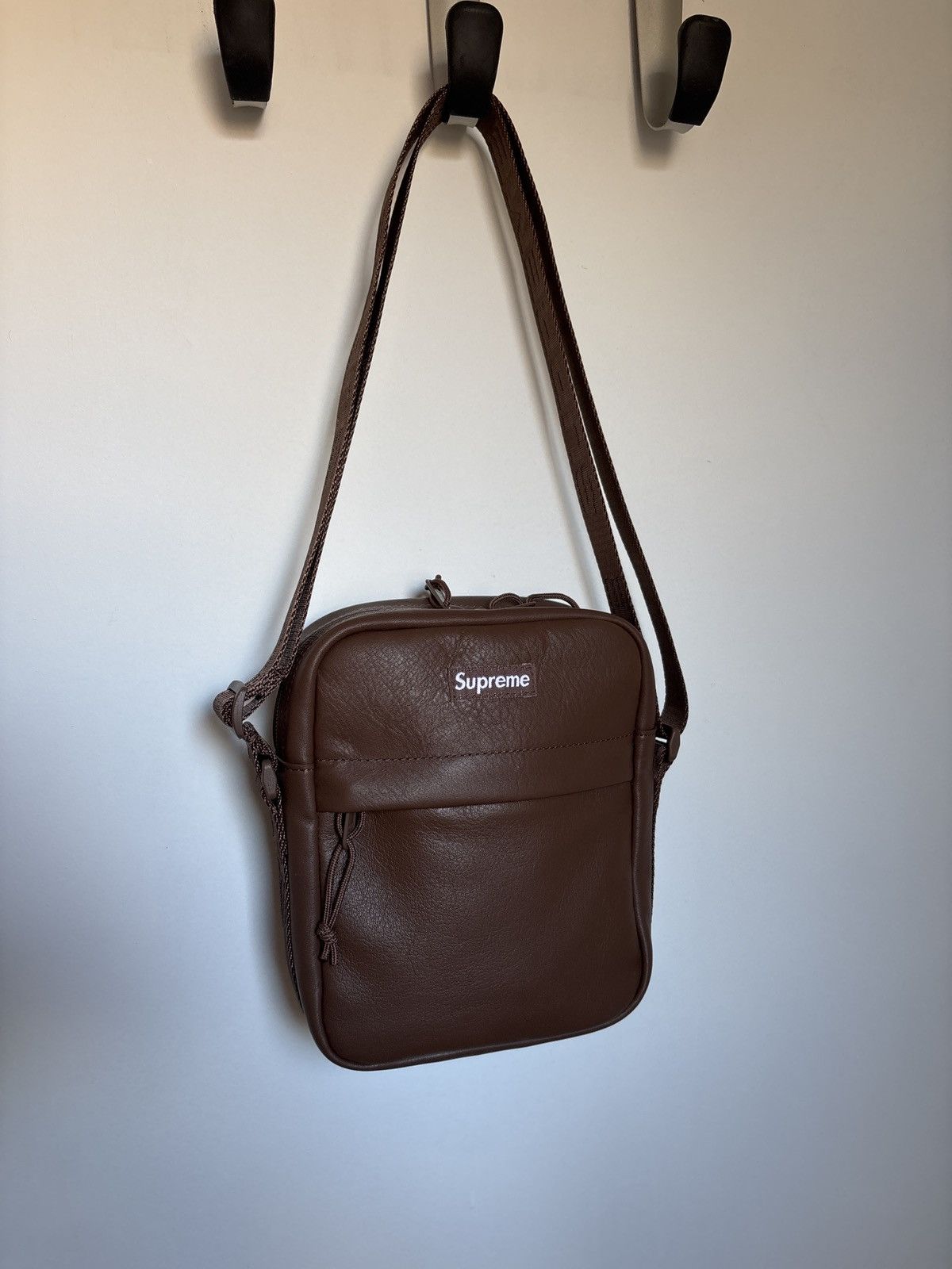 Supreme Supreme leather shoulder bag | Grailed