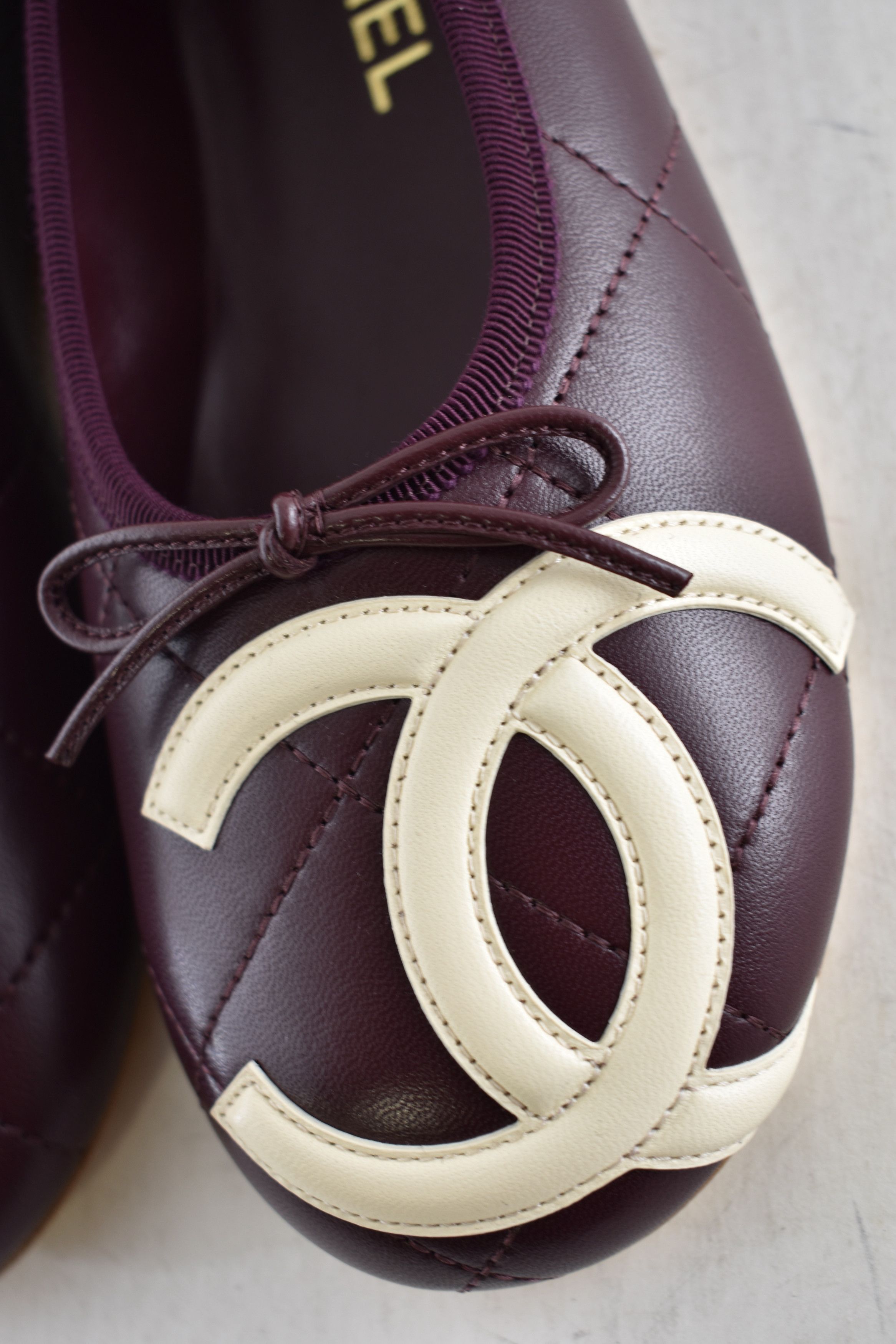 Chanel 26M Coco Beach Cambon Burgundy CC Ballet Ballerina Flat 37.5 Size US 7.5 / IT 37.5 - 14 Thumbnail