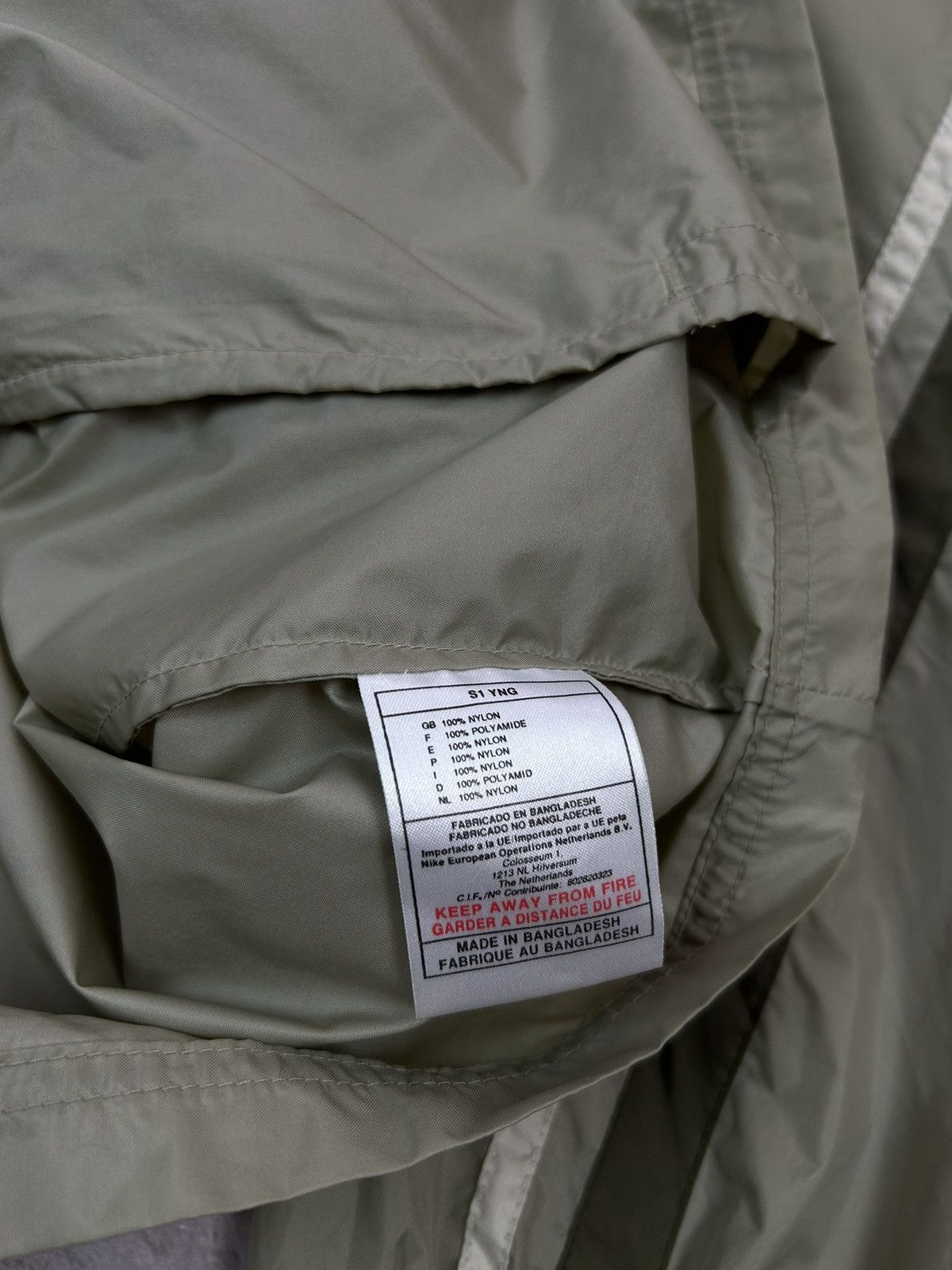 Nike × Vintage 90s Nike Swoosh Vintage Y2K Oversized Nylon Retro Jacket Size US L / EU 52-54 / 3 - 9 Thumbnail