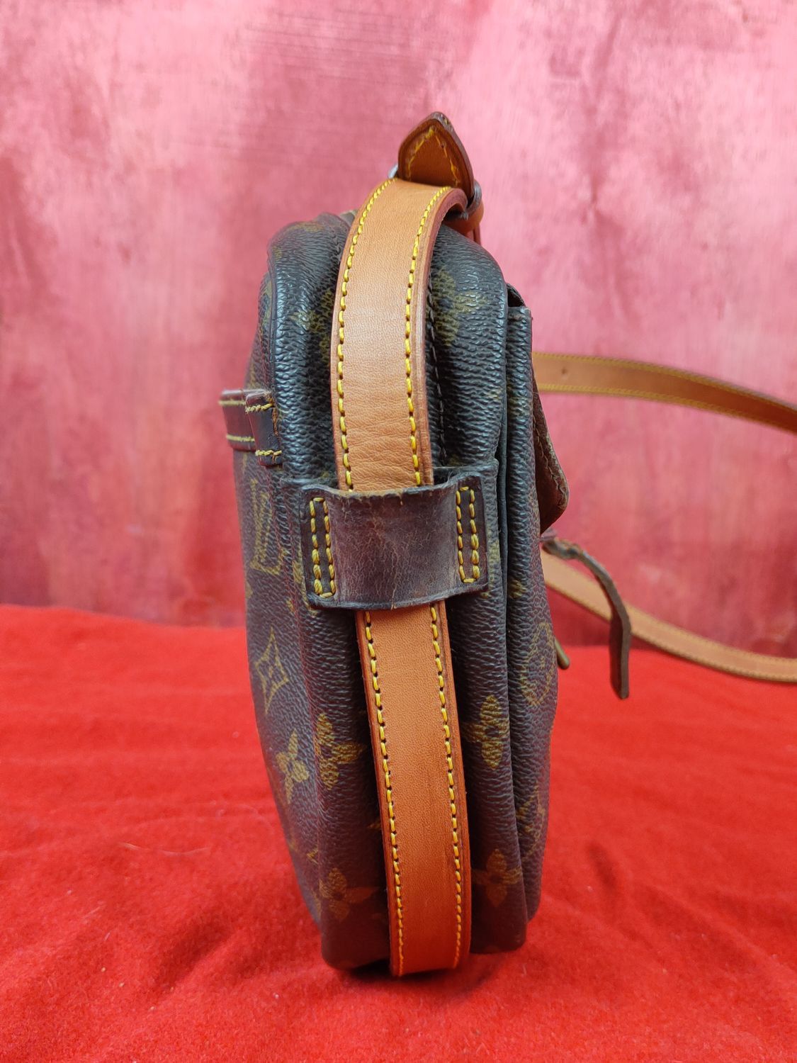Louis Vuitton LV Louis Vuitton monogram Crossbody sling Bag #SB006DLL Size ONE SIZE - 13 Thumbnail