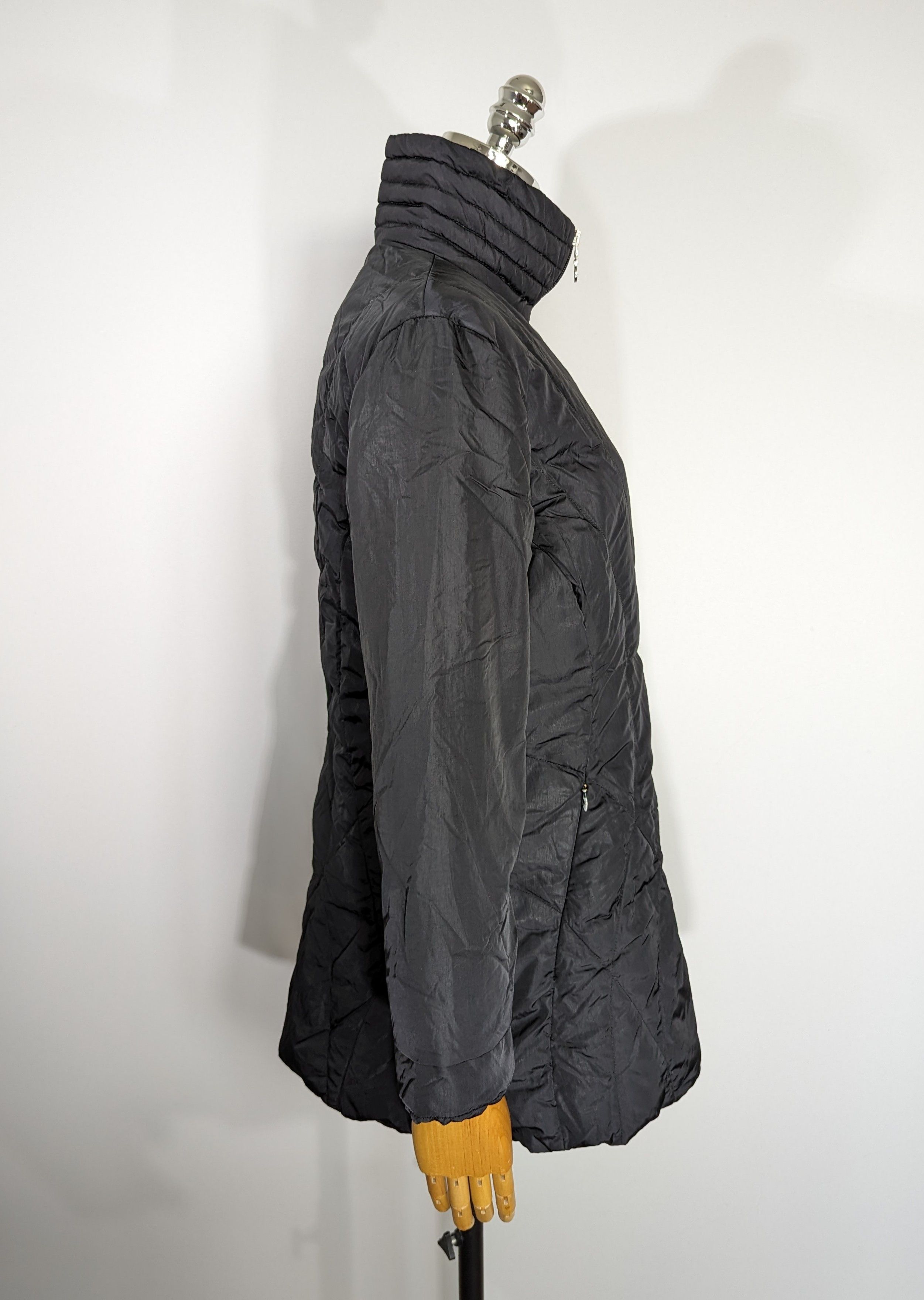 Moncler Vintage Moncler Women Down Long Jacket 1 XS - S Luxury Brand Size US S / EU 44-46 / 1 - 7 Thumbnail