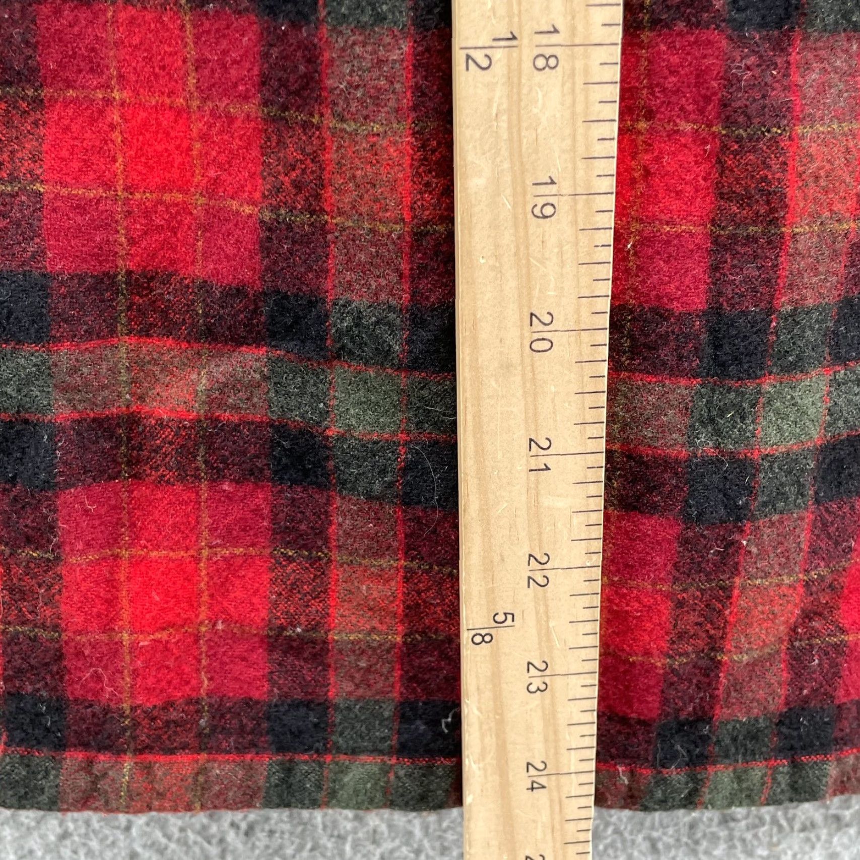 Pendleton VINTAGE Pendleton 100% Wool Flannel Shirt Med Outdoor Logger Cabin Workwear Grunge Size US M / EU 48-50 / 2 - 7 Thumbnail