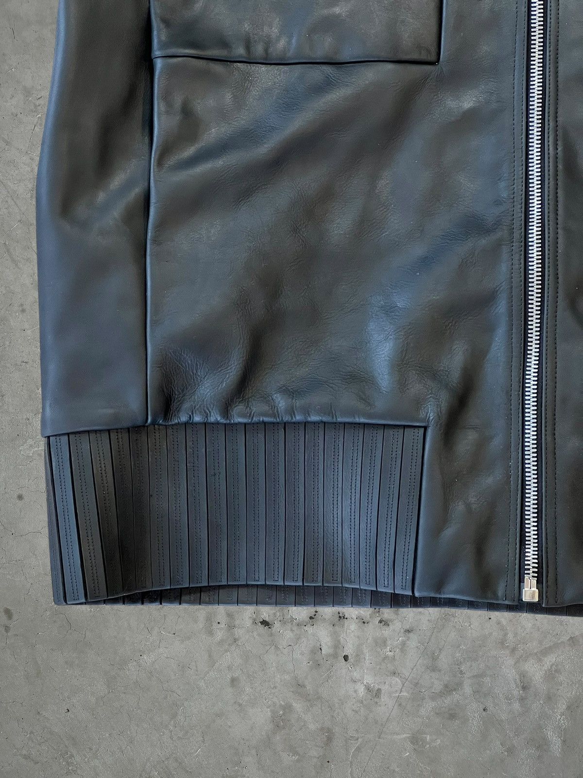 Rick Owens SS/24 Rick Owens Runway Sleeveless Leather Jacket Size US L / EU 52-54 / 3 - 4 Thumbnail