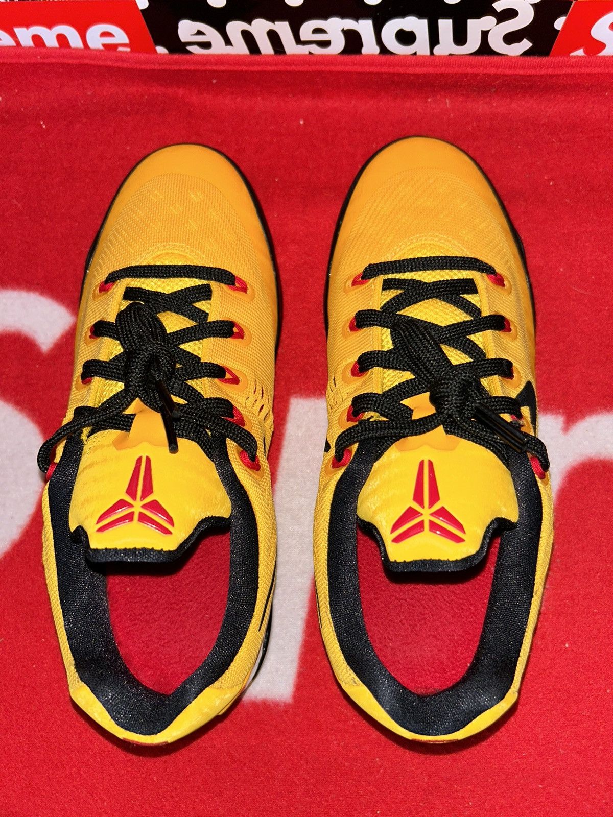 Nike Nike Kobe 9 EM GS 'Bruce Lee' 653593-700 size 4y VNDS Size US 5 / EU 37 - 4 Thumbnail