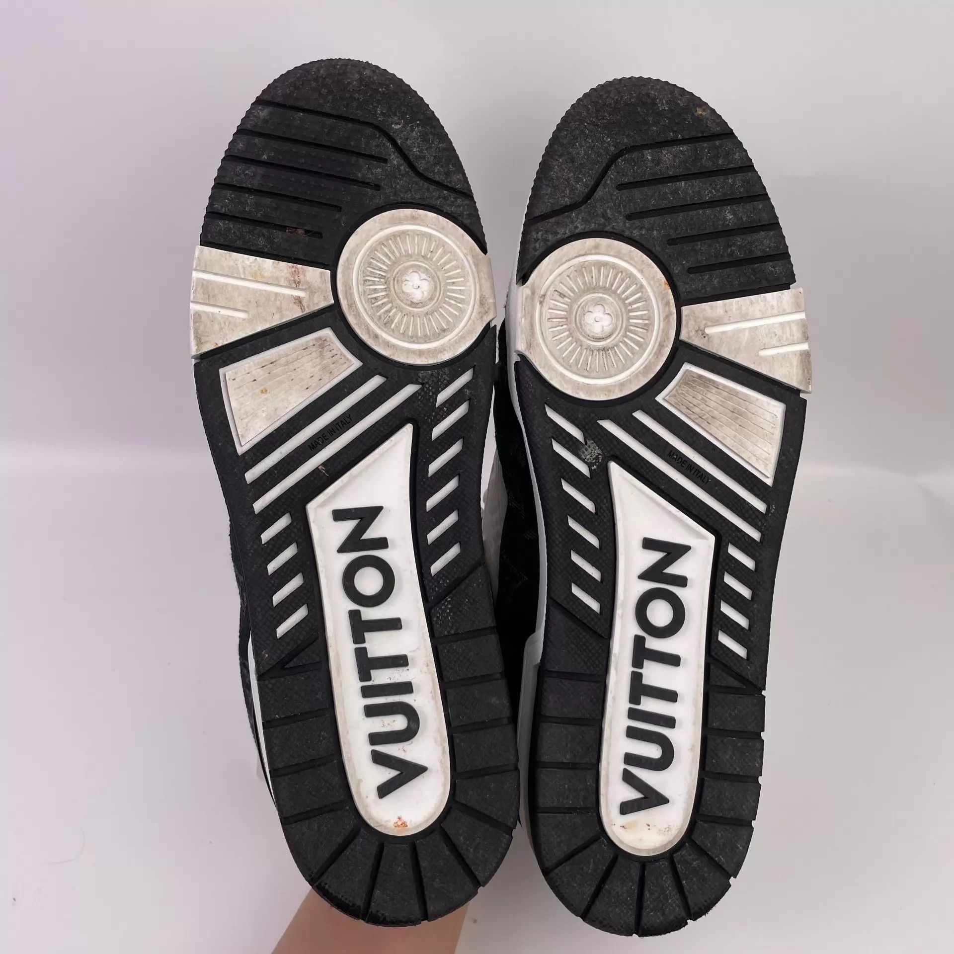 Louis Vuitton lv Trainer Black & White Denim US 10 Chip Size US 10 / EU 43 - 4 Thumbnail
