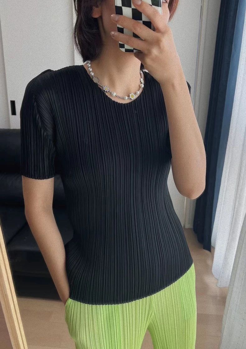 Issey Miyake Issey Miyake size:3 Black pleated short-sleeved shirt Size XS / US 0-2 / IT 36-38 - 1 Thumbnail