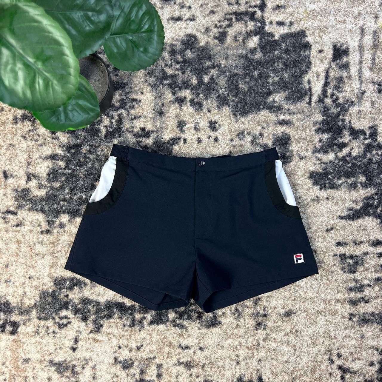Fila Fila White Line Vintage Y2K Mini Logo Tennis Shorts Size US 34 / EU 50 - 1 Thumbnail
