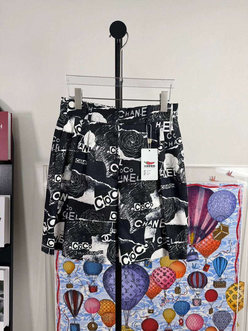 Chanel Chanel Classic letter logo shorts Size 24" / US 00 / IT 34 - 1 Thumbnail