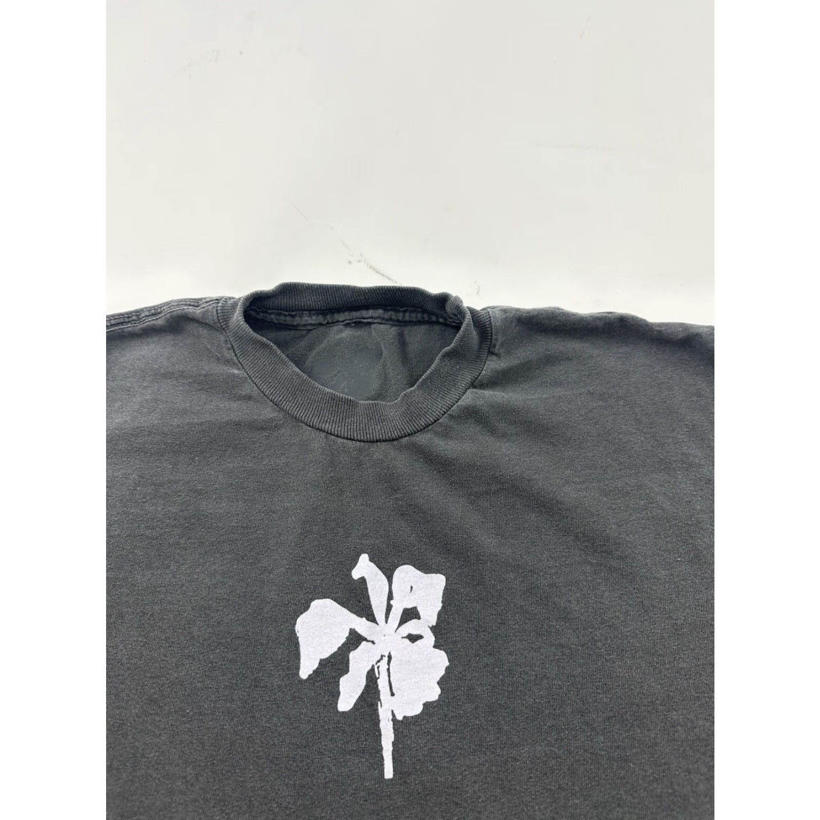 Vintage FRESH CUT FLOWERS Shirt Mens Small Gray Long Sleeve Crew Neck Logo Center Flower Pullover Regular Fit - Mens Size US S / EU 44-46 / 1 - 4 Thumbnail