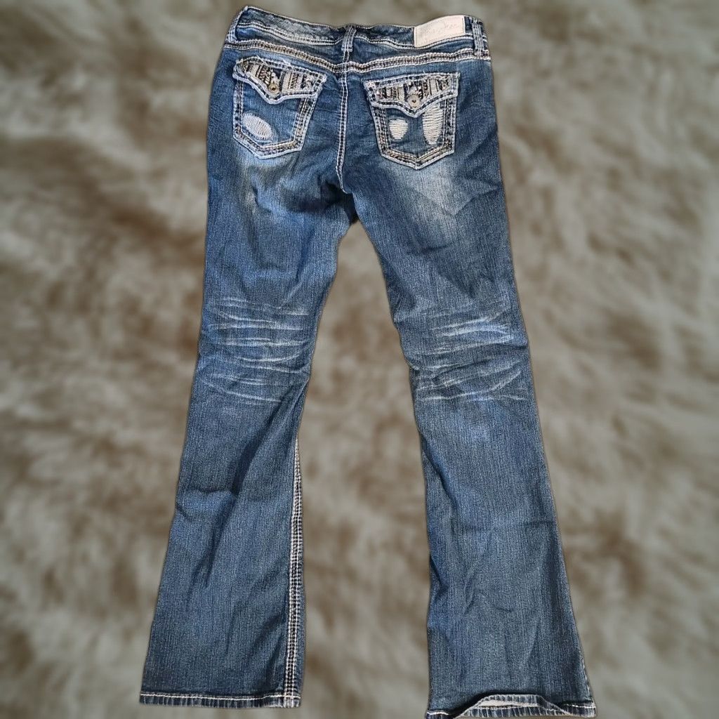 Vintage Ariya Jeans Jeans Tr Release: Woman's Distressed Flair Boot Cut Sz 7 Embroidered Flap Pocket Denim Blue Regular Women Size 28" / US 6 / IT 42 - 1 Thumbnail