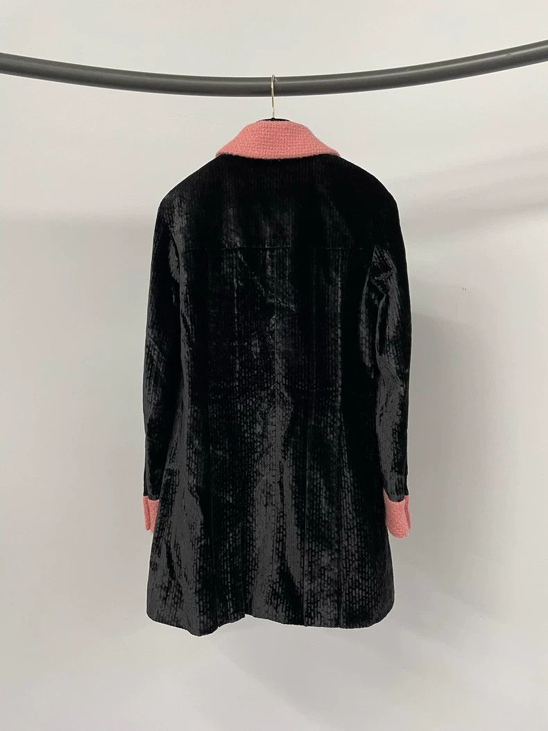 Chanel Chanel 22B pink collar black velvet mid-length jacket Size XS / US 0-2 / IT 36-38 - 2 Thumbnail