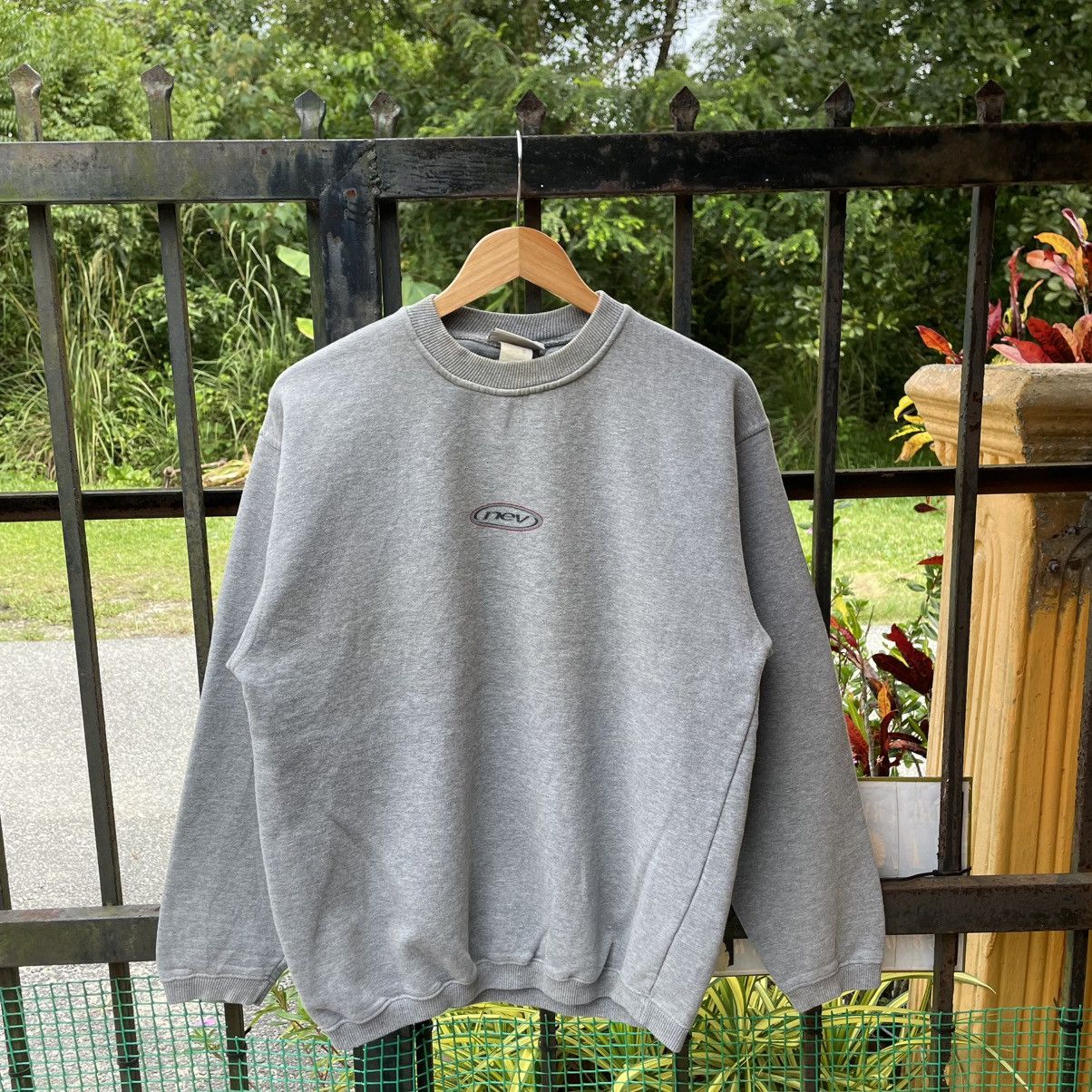 Vintage 🔥Vintage 90s NEV Future Shapes Big Logo Sweatshirts Size US M / EU 48-50 / 2 - 4 Thumbnail