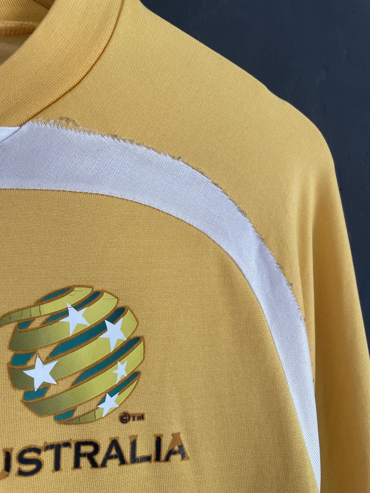 Nike Australia Worldcup 2007 Player Issued Qantas Size US M / EU 48-50 / 2 - 4 Thumbnail