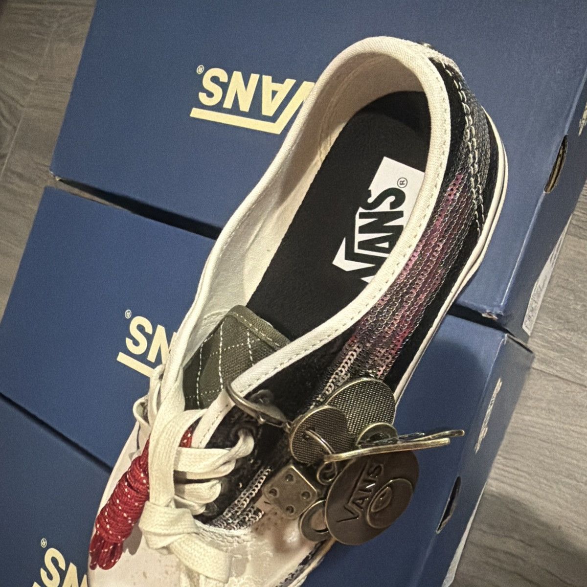 Vans Vans havana chanel charm Size US 8 / EU 41 - 12 Thumbnail