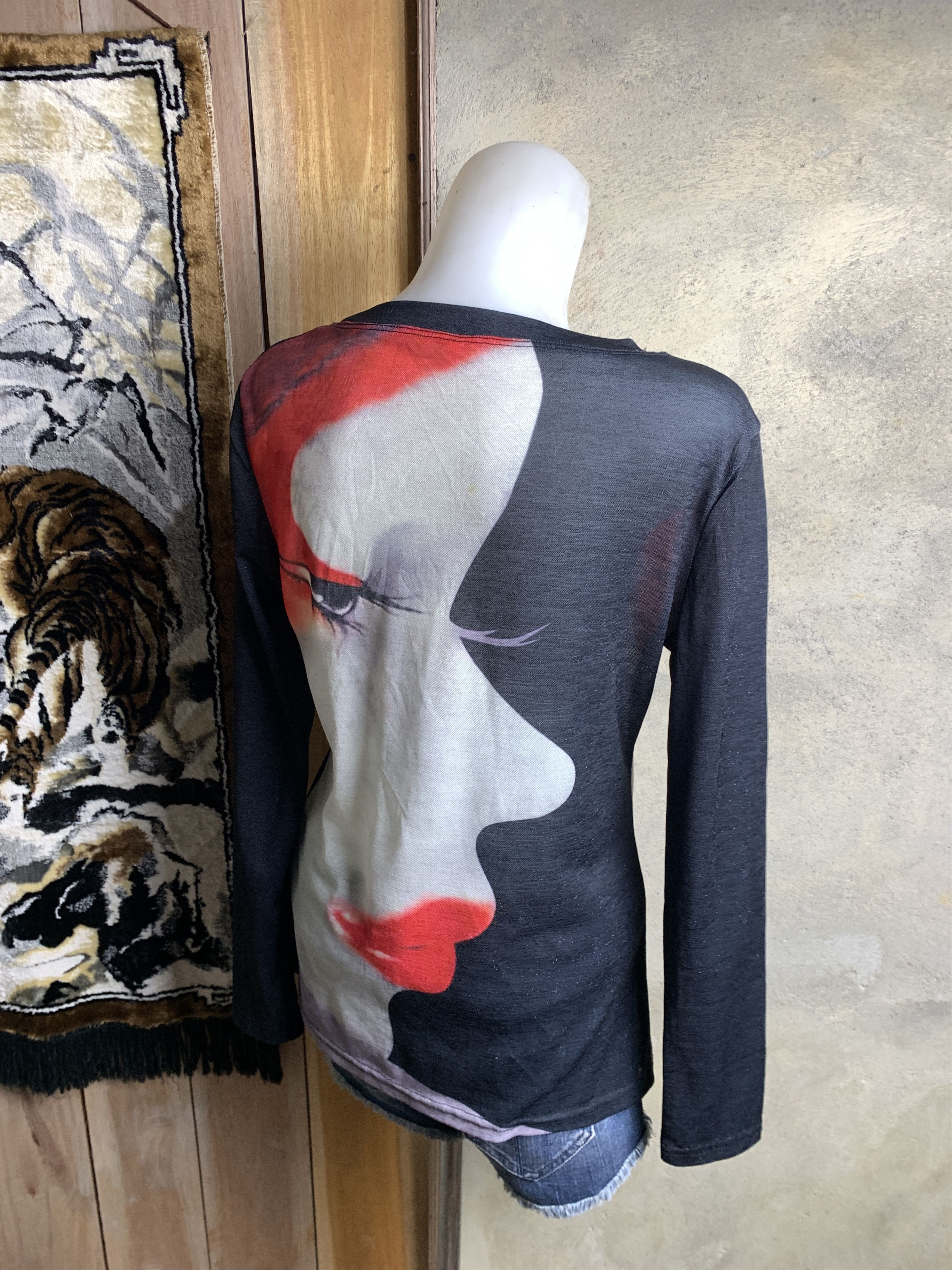 Japanese Brand Beauty Girl Face Longsleeve Mesh Top (L) Size L / US 10 / IT 46 - 3 Thumbnail