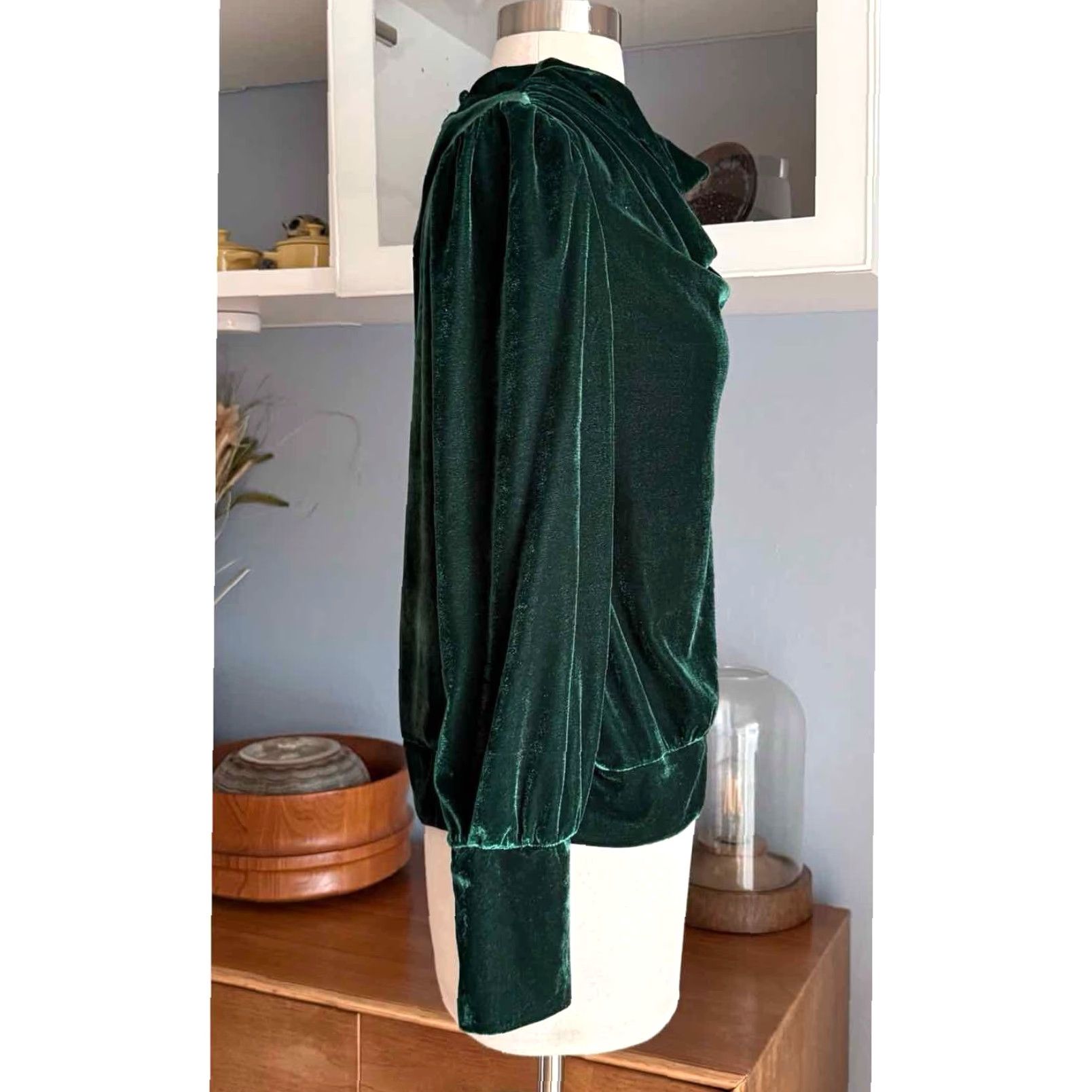 Anthropologie Anthropologie BTFL Life Green Velvet Cowl Neck Top XS Balloon Sleeves Size XS / US 0-2 / IT 36-38 - 4 Thumbnail