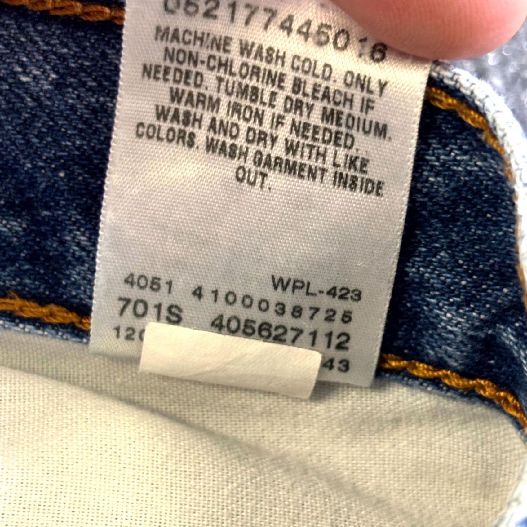 Levi's Vintage Levi's 560 Jeans Mens 33x32 Blue Denim 100% Cotton Loose Fit Tapered Leg Denim Jeans Mens Blue 90s City Outdoor Size US 33 - 7 Thumbnail