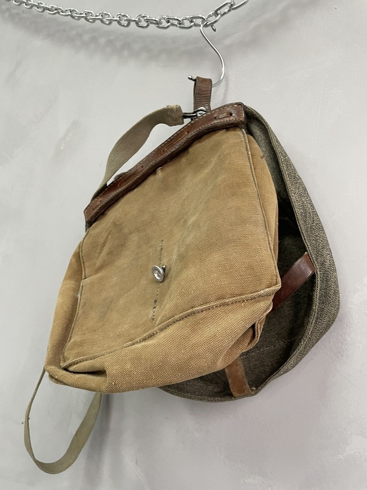 Japanese Brand × Vintage VINTAGE JAPAN 70s SWISS MILITARY MESSENGER BAG HEAVY Size ONE SIZE - 13 Thumbnail