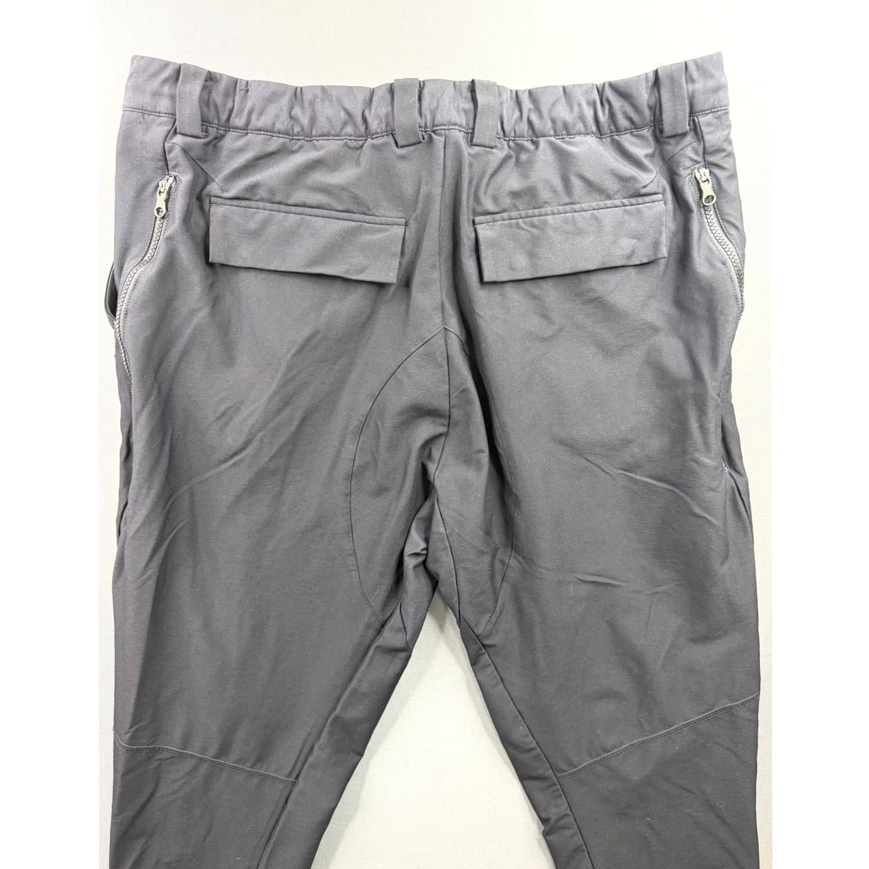 Nike Nike Dri-FIT Tapered Performance Pants Mens Grey Inseam 27 Waist 38 Zip Pocket Pockets Utility Gorpcore Minimalist Articulated Knees 4 Pockets Tapered Size US 38 / EU 54 - 6 Thumbnail