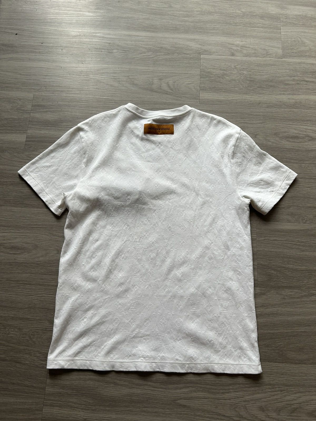 Louis Vuitton Louis Vuitton All Over Monogram Fish T-Shirt Size Medium Size US M / EU 48-50 / 2 - 2 Thumbnail