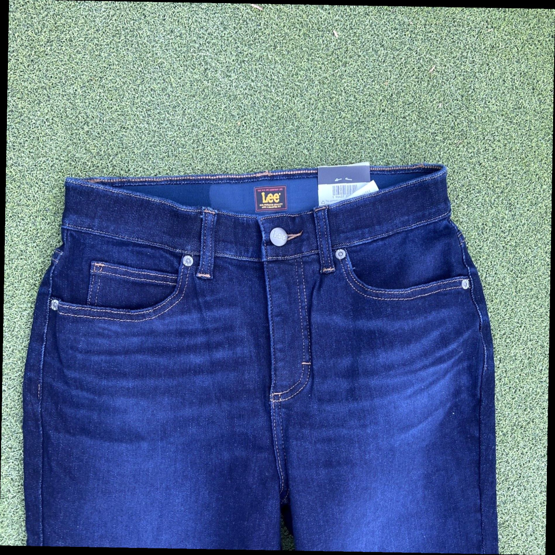 Lee New LEE Womens Straight Jeans Size 6 Medium Wash Cotton Poly Blend Stretch Size 28" / US 6 / IT 42 - 2 Thumbnail