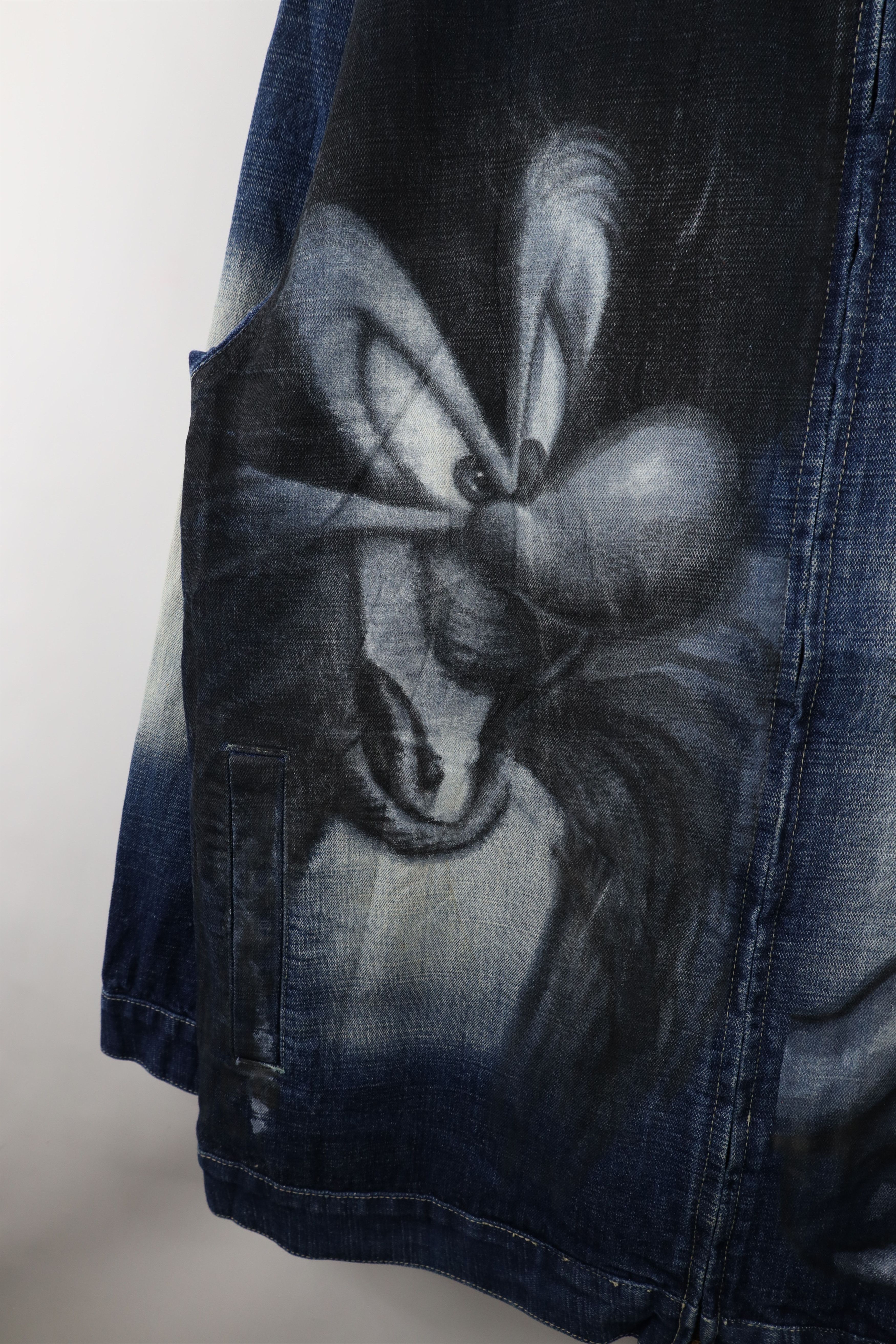 Vintage Vintage 90s Lot 29 Looney Tunes Bugs Bunny Denim Jean Jacket Size US XXL / EU 58 / 5 - 5 Thumbnail