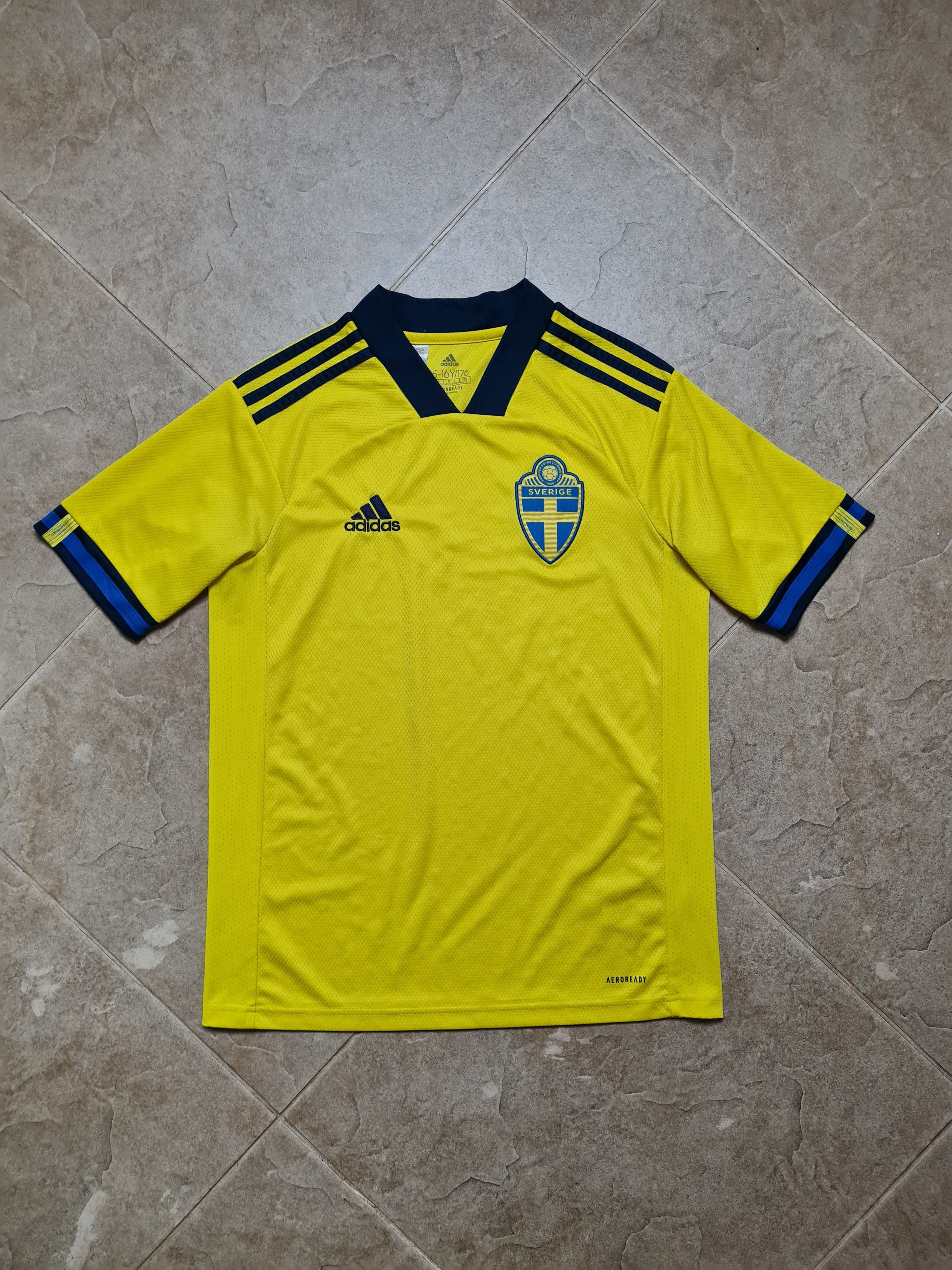 Adidas Sweden 2020-2021 Home Football Adidas Shirt Camiseta FH7613 Size US S / EU 44-46 / 1 - 1 Thumbnail