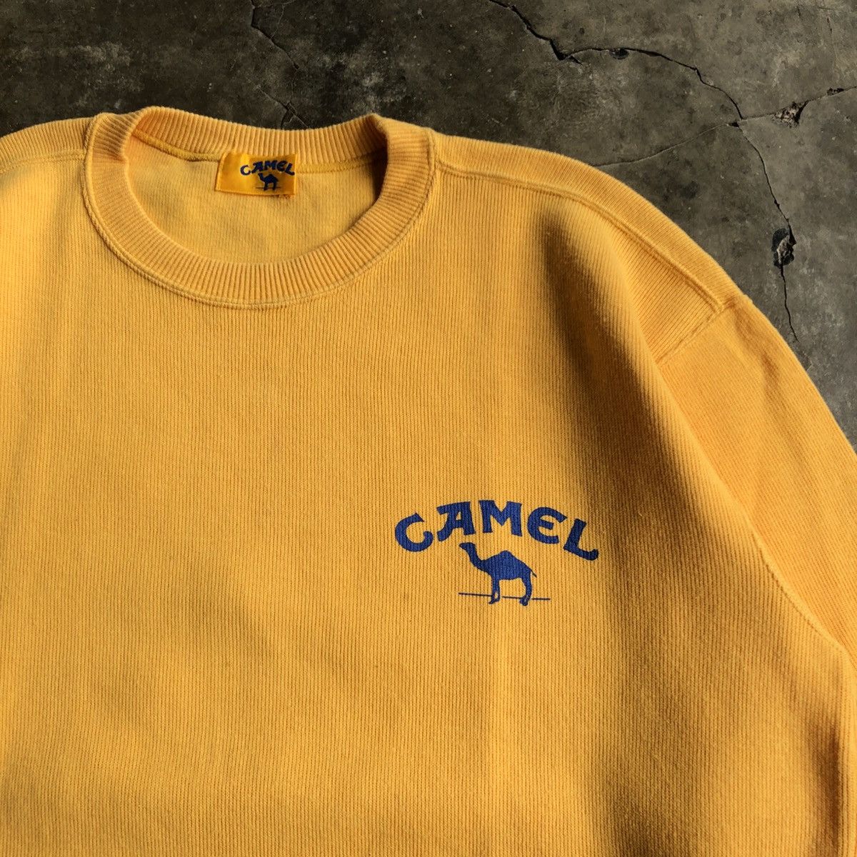Honda Vintage 80s Camel F1 Team Lotus Honda Crewneck Yellow Size US XL / EU 56 / 4 - 9 Thumbnail