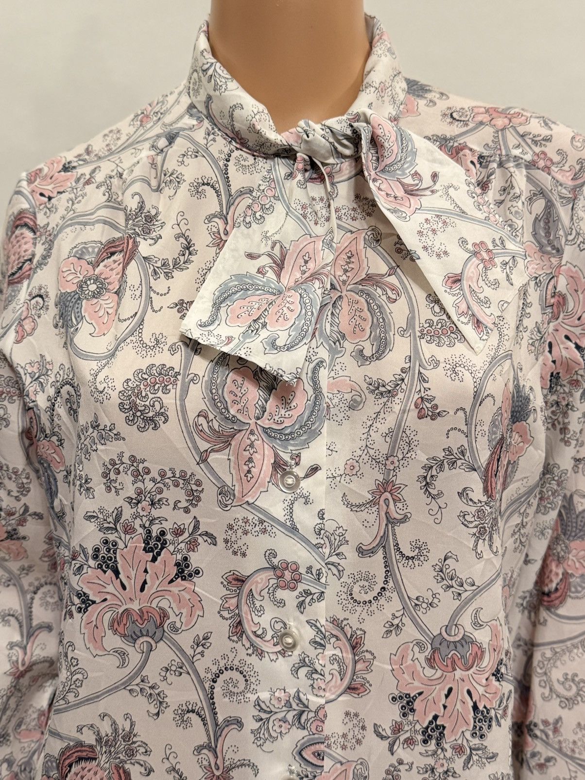 Vintage Vintage Made in USA Floral Print Tie Neck Blouse Size L / US 10 / IT 46 - 1 Thumbnail