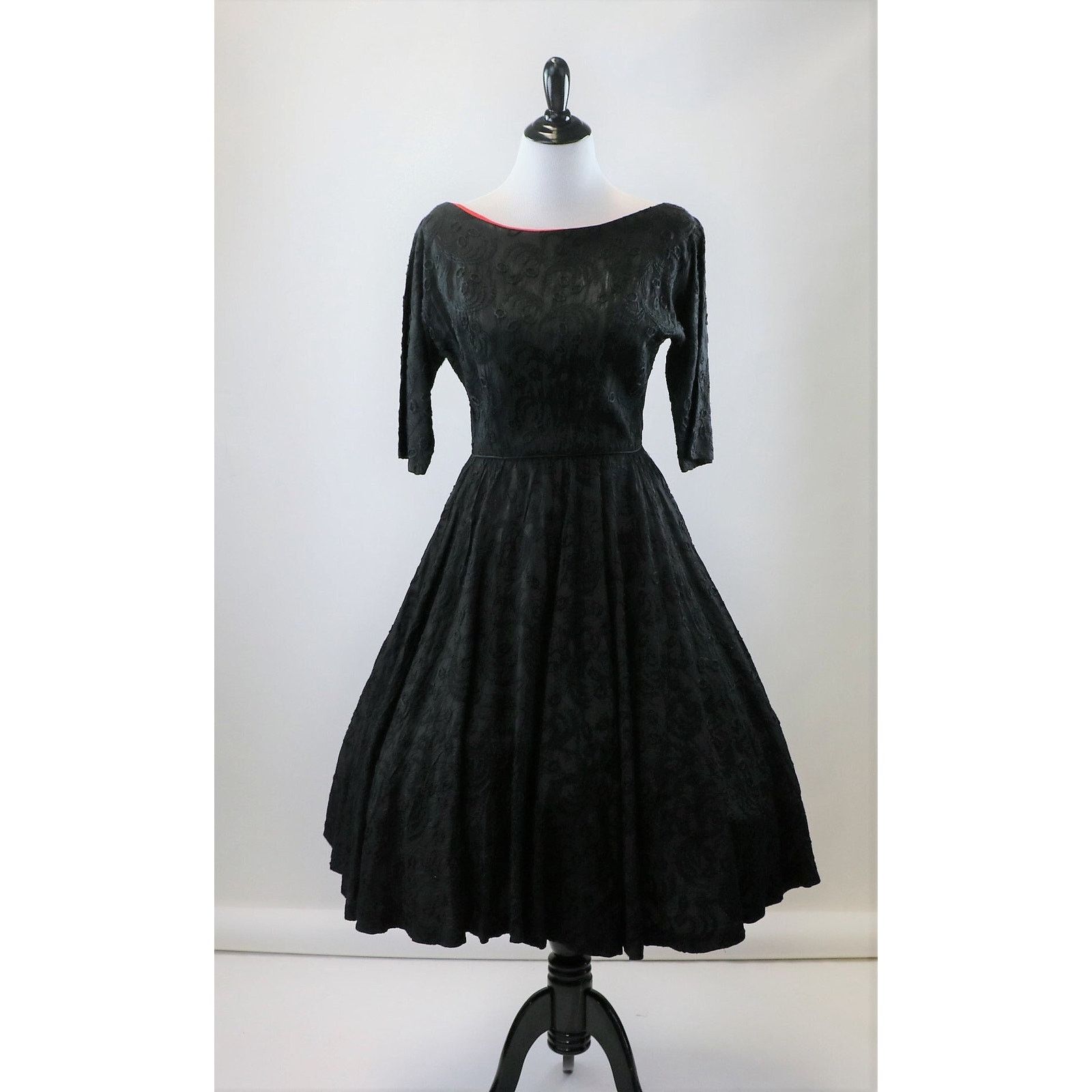 Vintage Vintage 1950s Textured Black Dress with Full Skirt Small Size S / US 4 / IT 40 - 3 Thumbnail