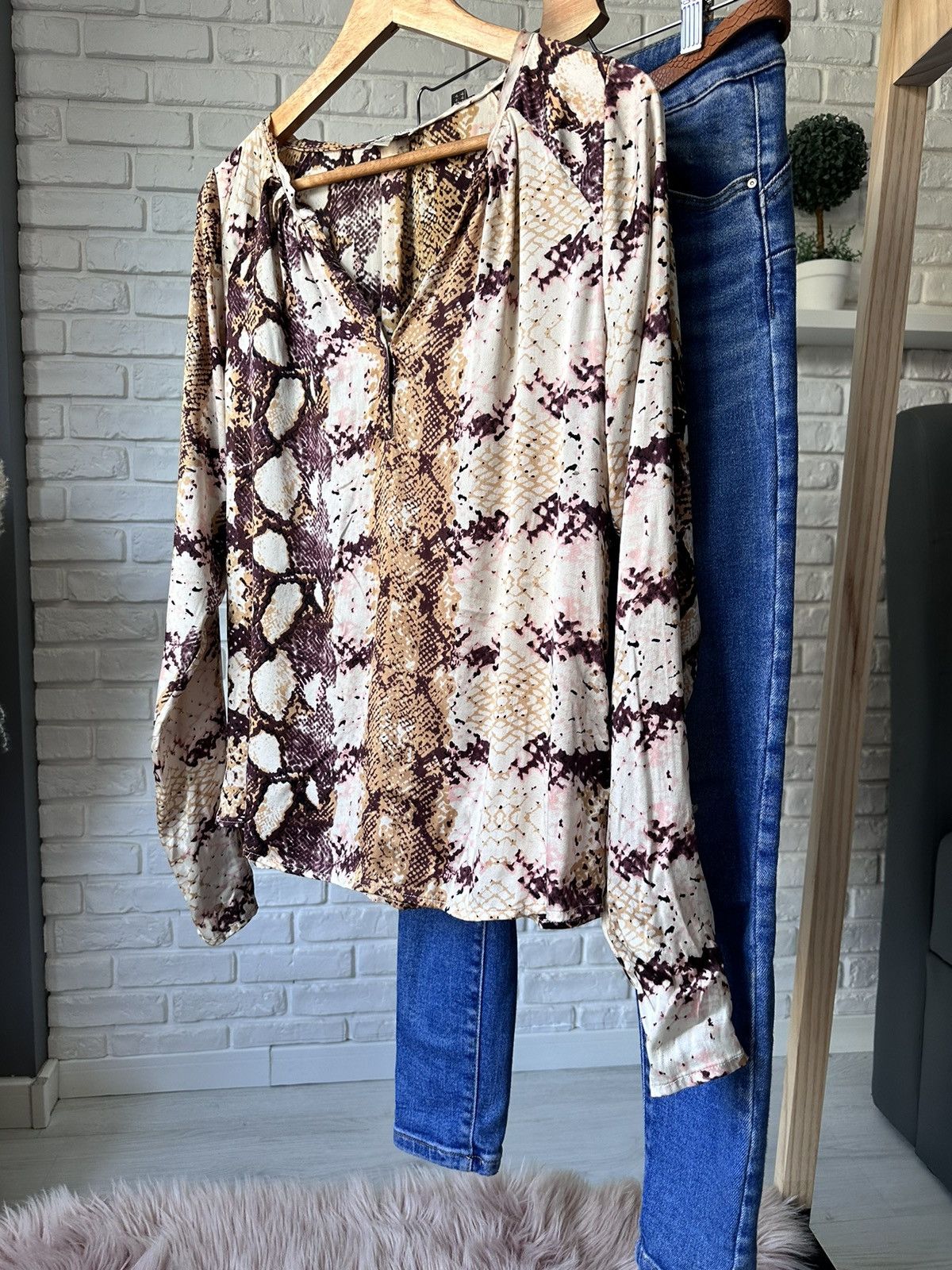 Designer Silk shirt Dea Kudibal snake print 38 M 95%silk animal print Size M / US 6-8 / IT 42-44 - 1 Thumbnail