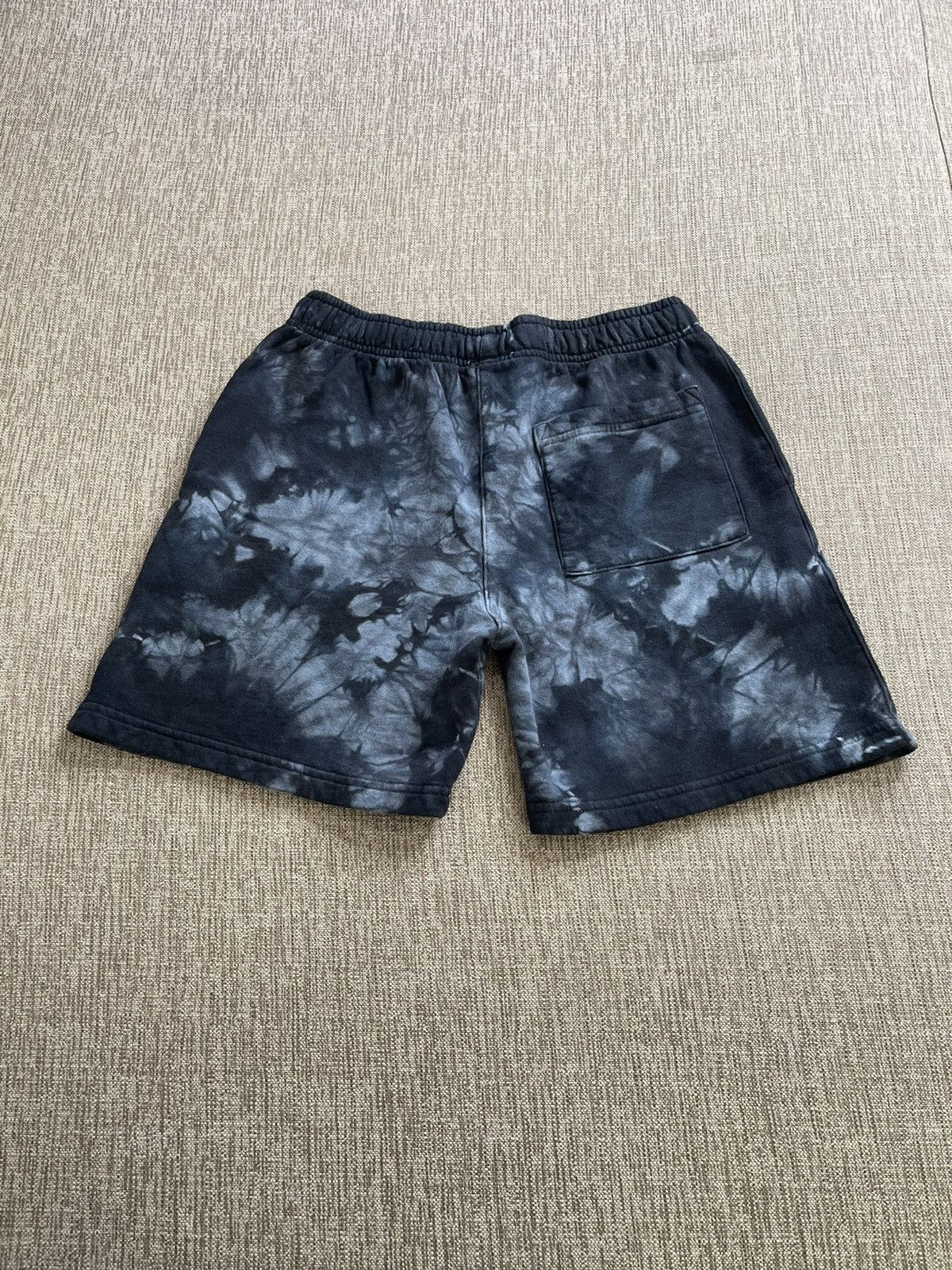 Cross Colours Cross Colours Black Lives for Peace Shorts Size US 30 / EU 46 - 2 Thumbnail