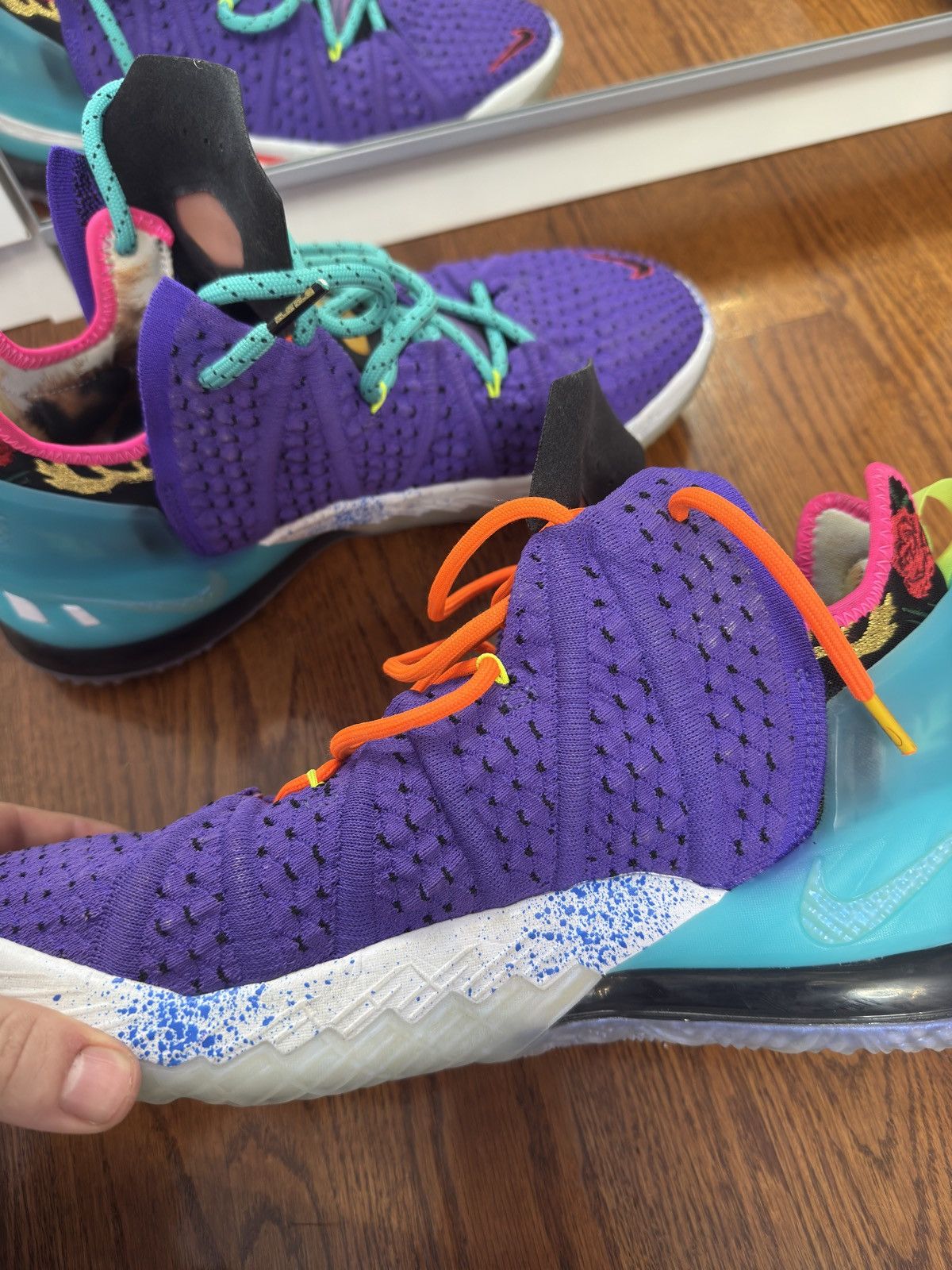 Nike Nike Lebron 18 best of 10-18 Size US 11 / EU 44 - 6 Thumbnail
