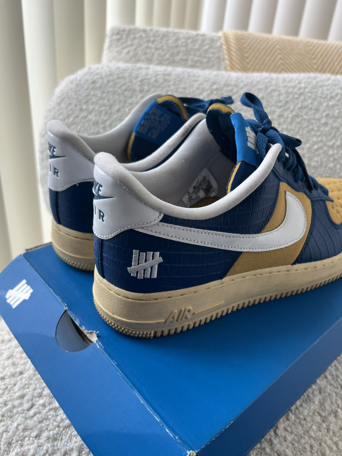 Nike × Undefeated Undefeated Nike Air Force 1 Size US 10 / EU 43 - 2 Thumbnail