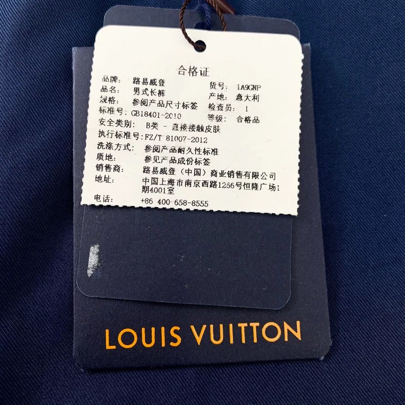 Louis Vuitton Louis Vuitton 22 navy blue logo embroidered cotton slacks Size US 40 / EU 56 - 8 Thumbnail