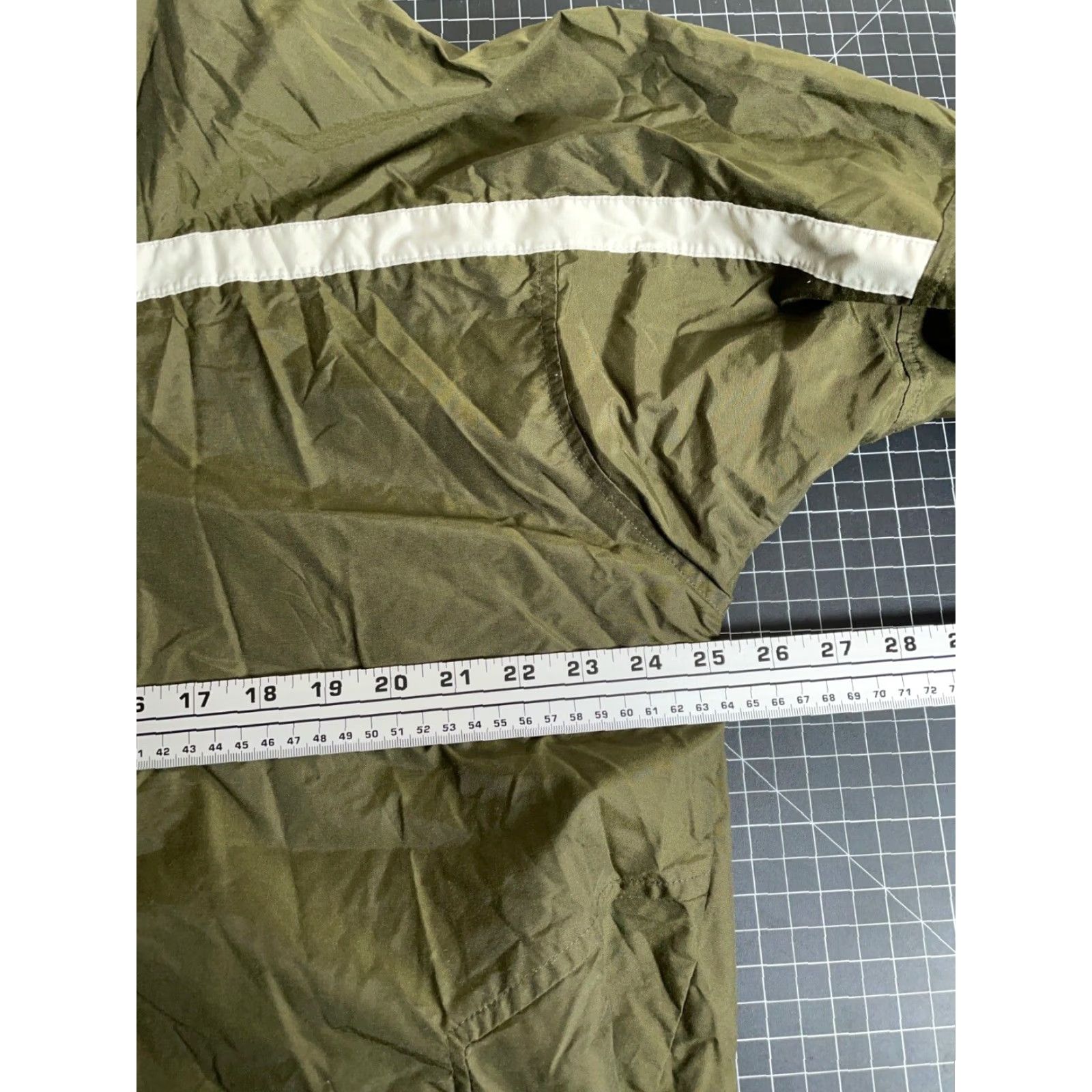 Nike VINTAGE Nike Windbreaker Jacket XL Olive Green Gray Stripe Lined Adult Mens Zip Full Zip Pockets 90s Hip Hop Retro Size US XL / EU 56 / 4 - 5 Thumbnail
