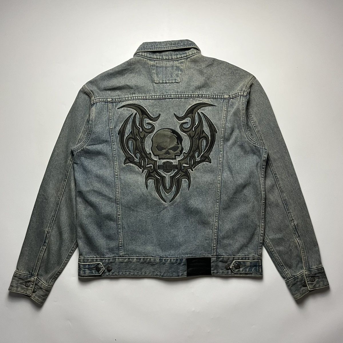 Harley Davidson Harley Davidson Gothic Skull Embroidered Denim Jacket Size US L / EU 52-54 / 3 - 1 Thumbnail