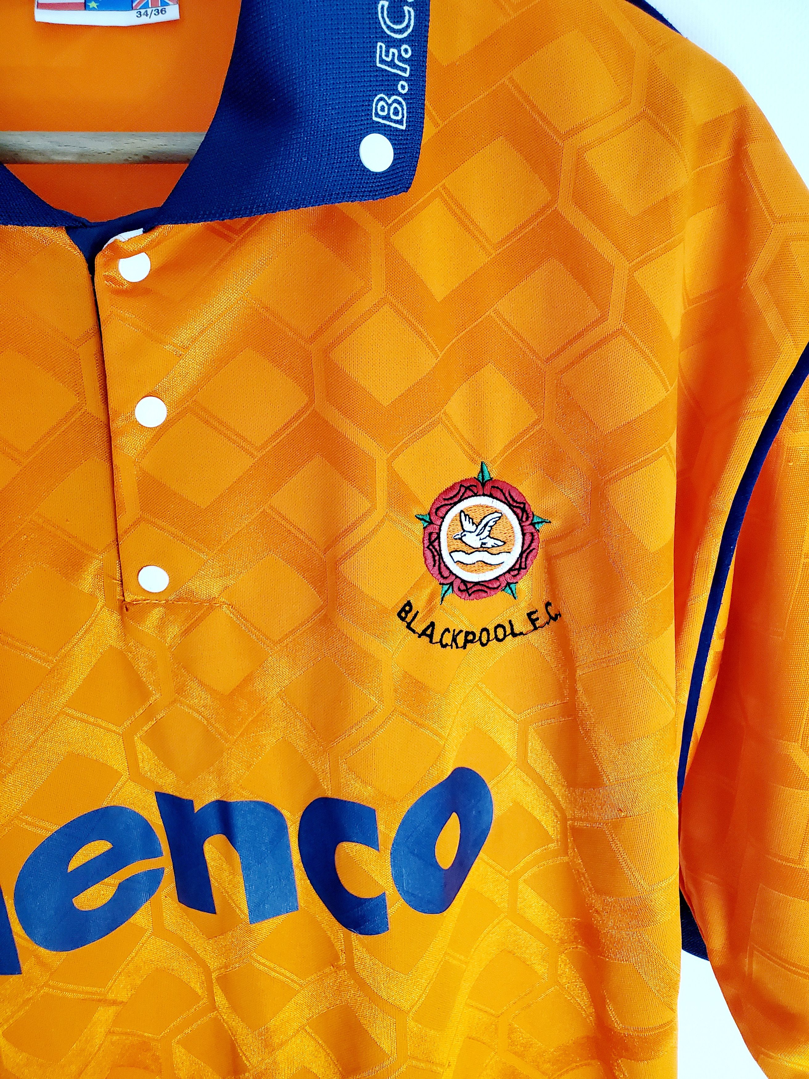 Vintage Blackpool FC 1991 1992 1993 Gola home jersey vintage M Size US M / EU 48-50 / 2 - 2 Thumbnail